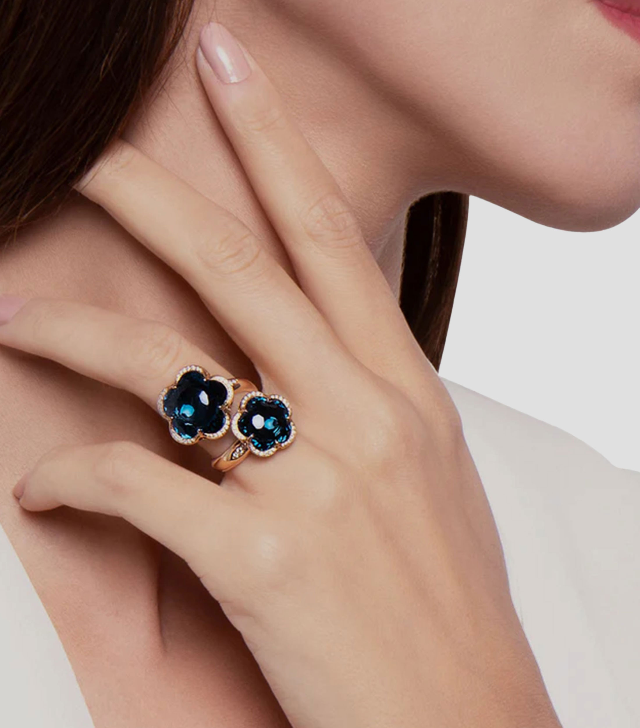 Anillo con Piedra e Incrustaciones Mujer