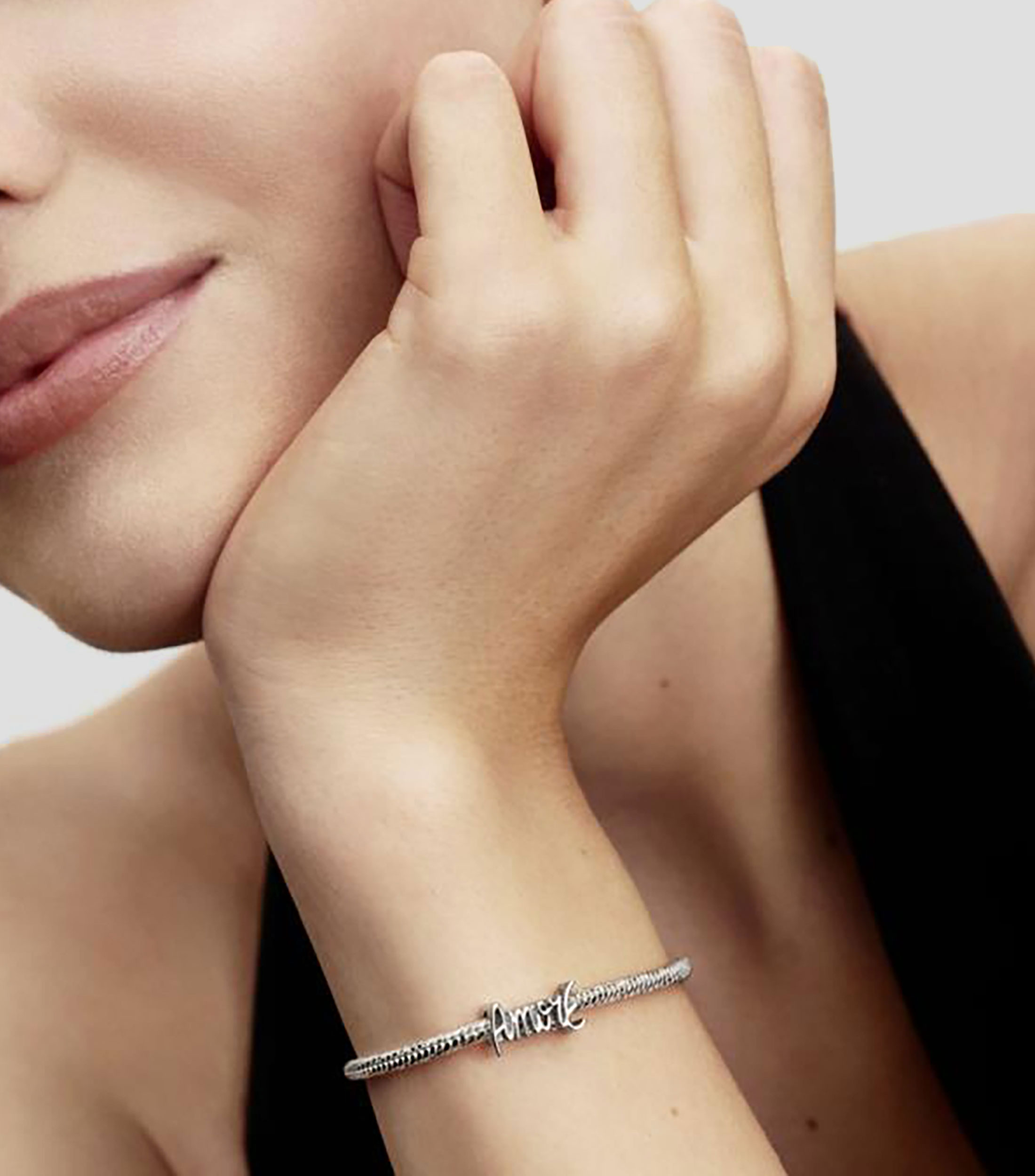 Charm con la palabra AmorE Unisex