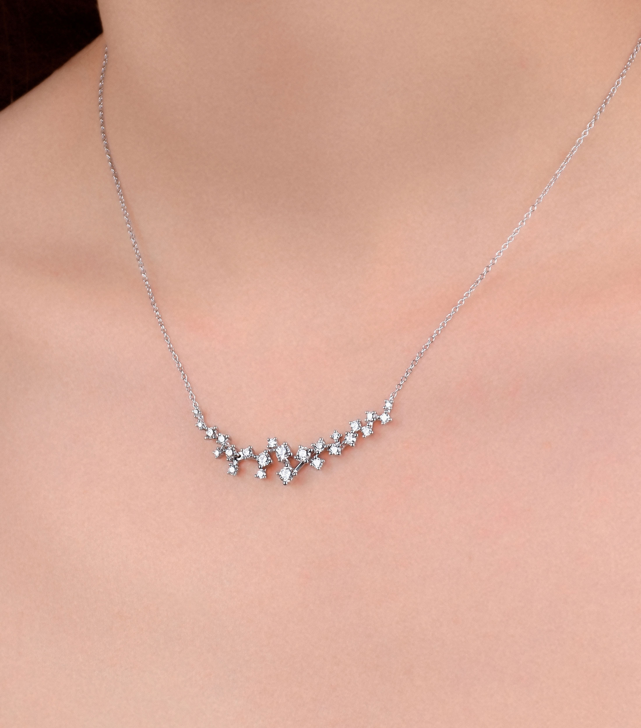 Gargantilla en oro blanco de 14 kilates con diamantes Mujer
