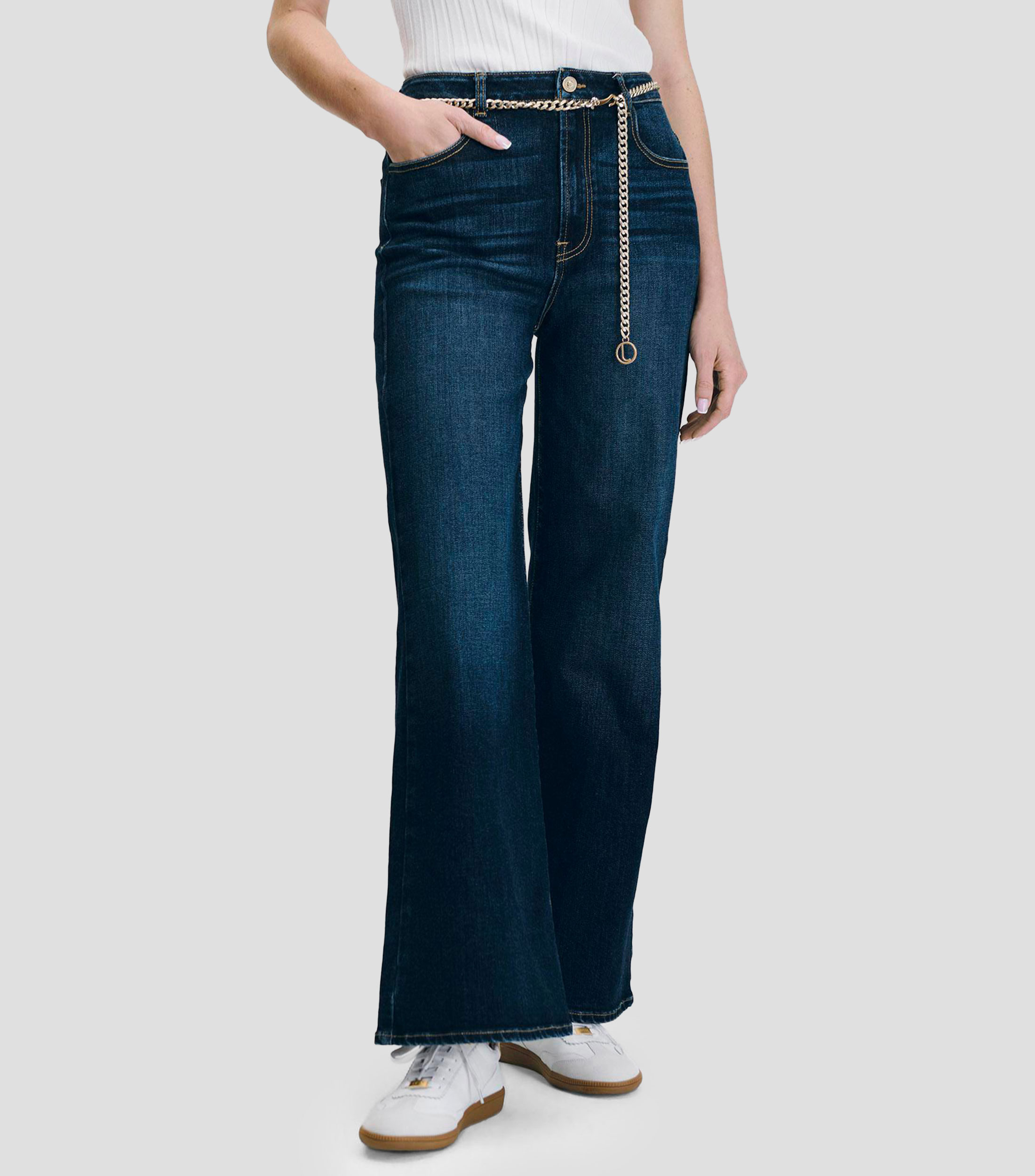 Jeans Wideleg Tiro Alto Deslavado Con Cadena Mujer