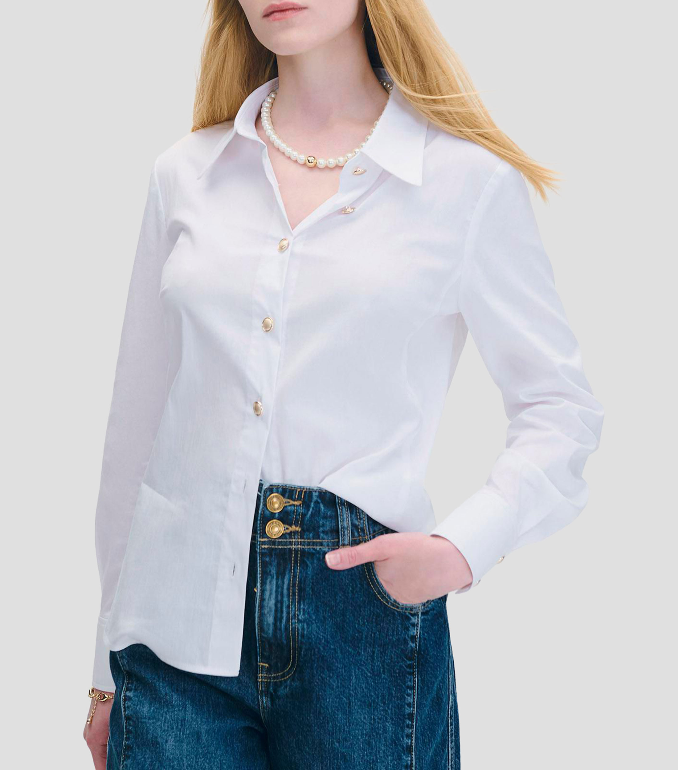 Camisa Blanca Botones Dorados y Alforzas en Puño Mujer