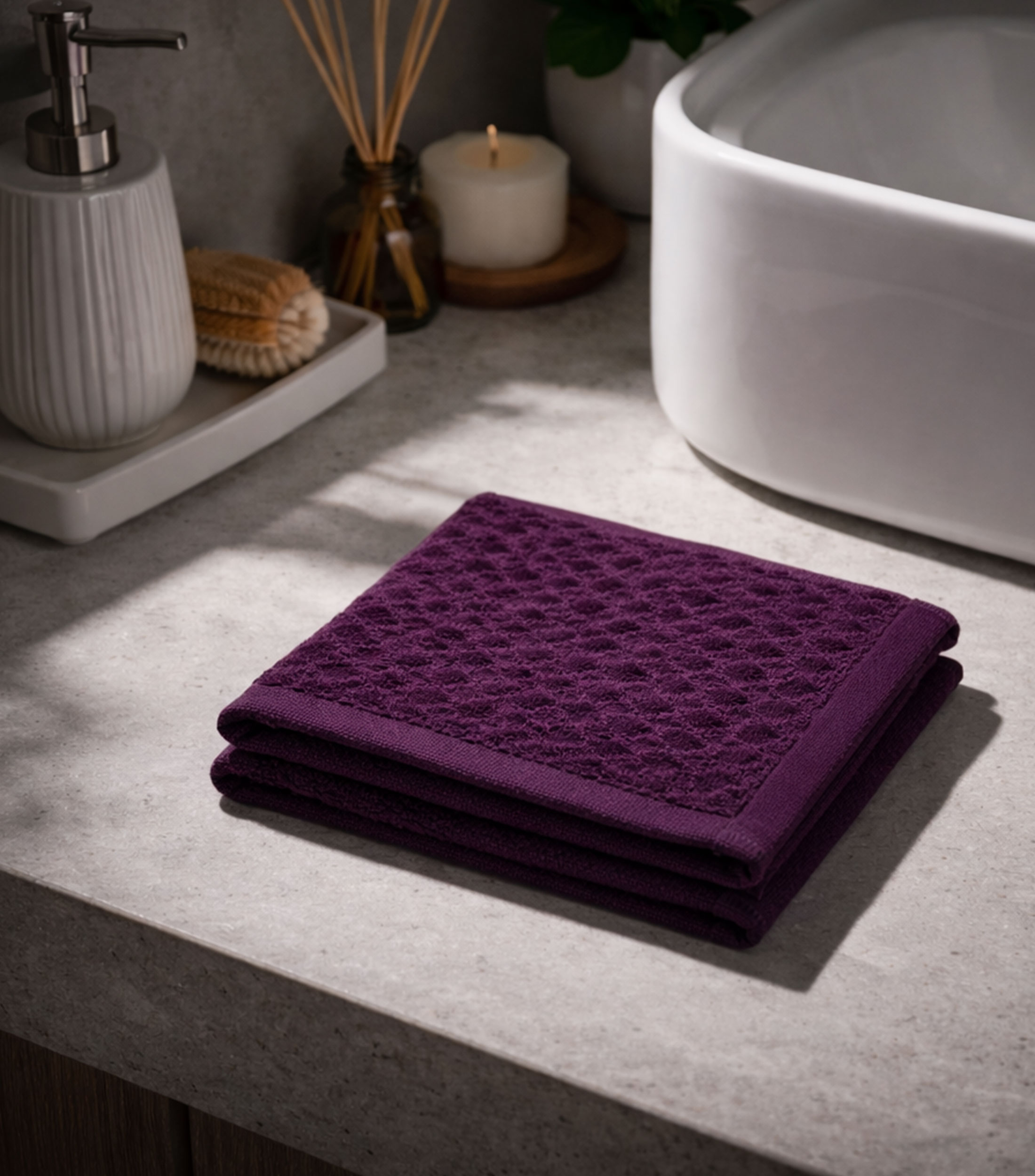 Toalla facial morada