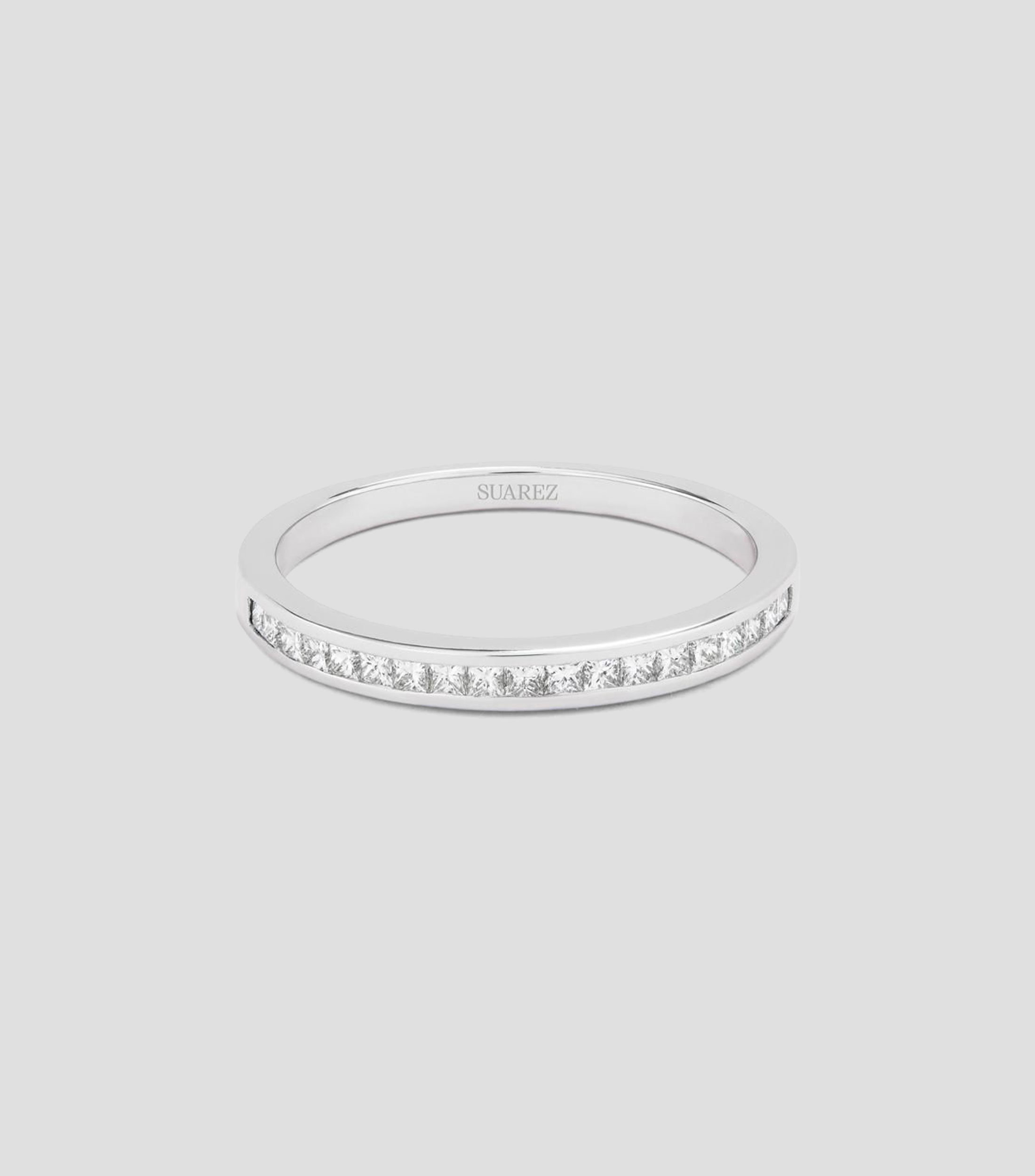 Anillo en Oro blanco de 18 Kilates con 19 diamantes en talla princesa Mujer