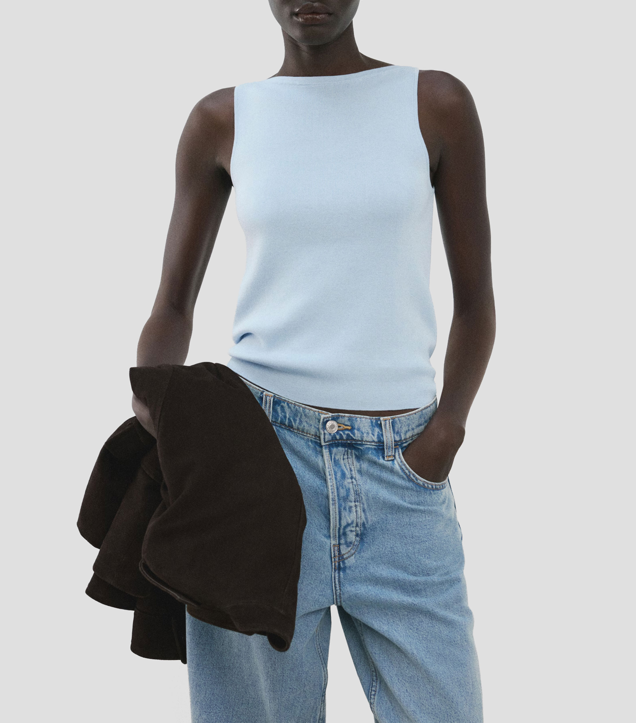 Playera cuello redondo sin mangas lisa Mujer