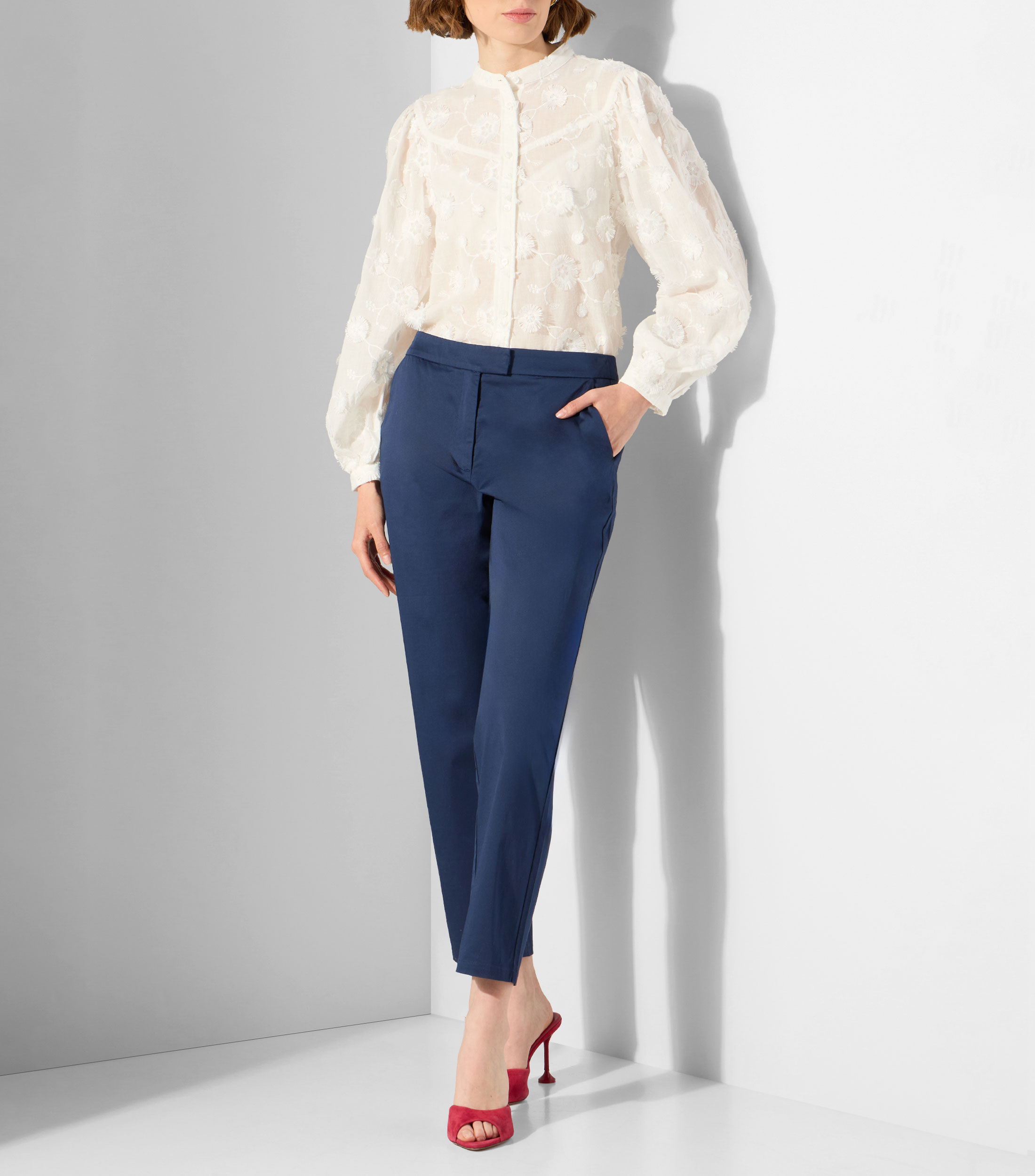 Camisa con bordado y manga larga Mujer