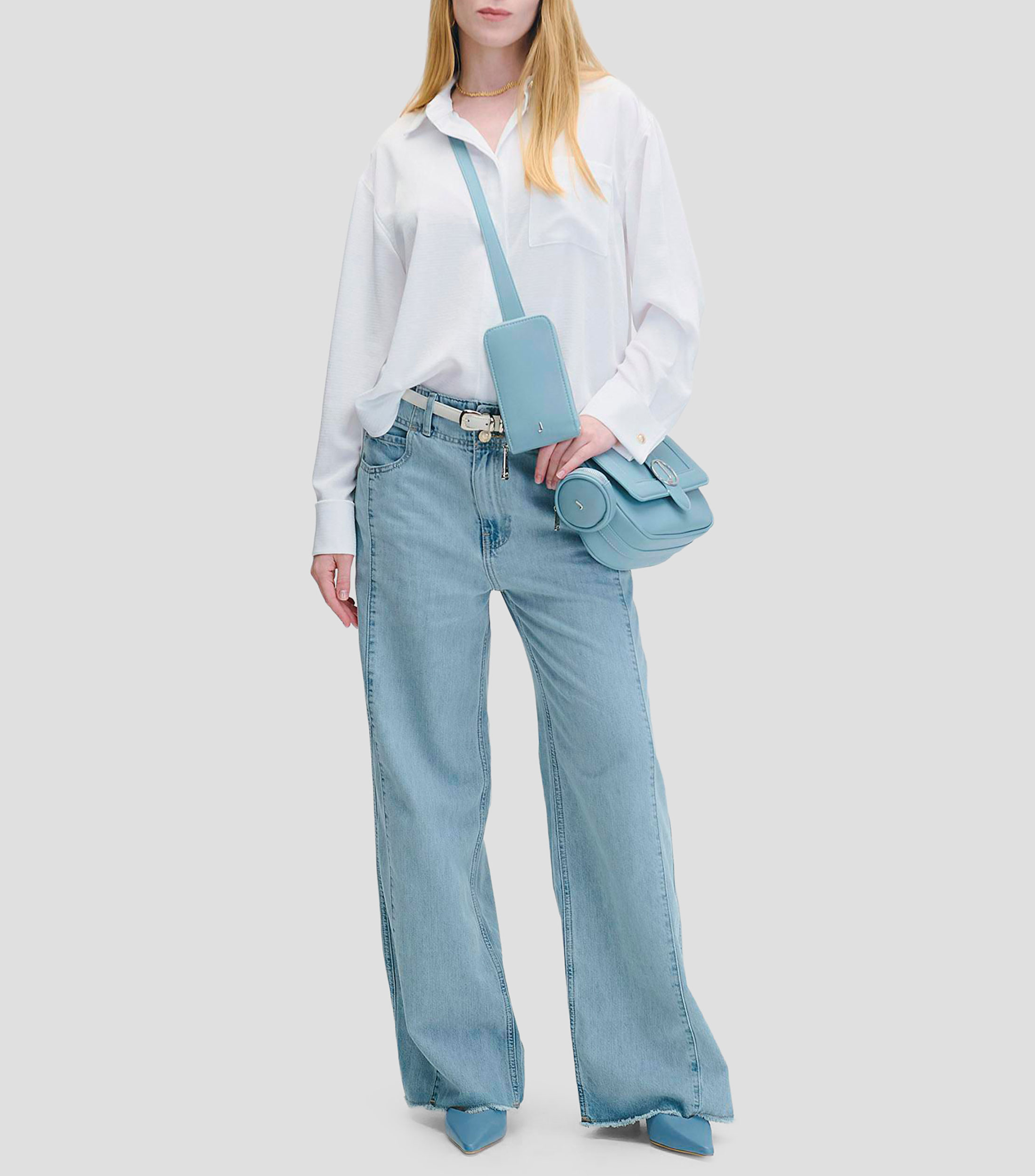 Camisa Blanca Satín con Textura Puño Francés Ruedo Asimétrico Mujer