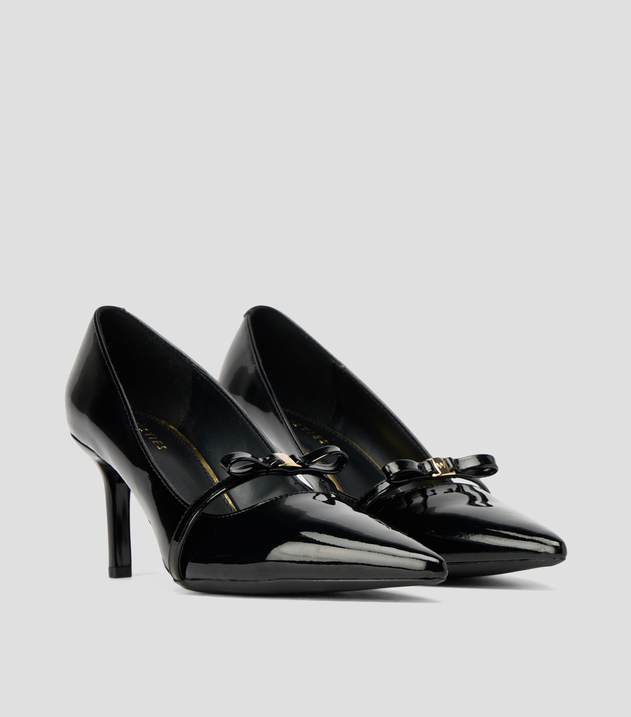 Zapatillas pump tacón alto de aguja charol Mujer