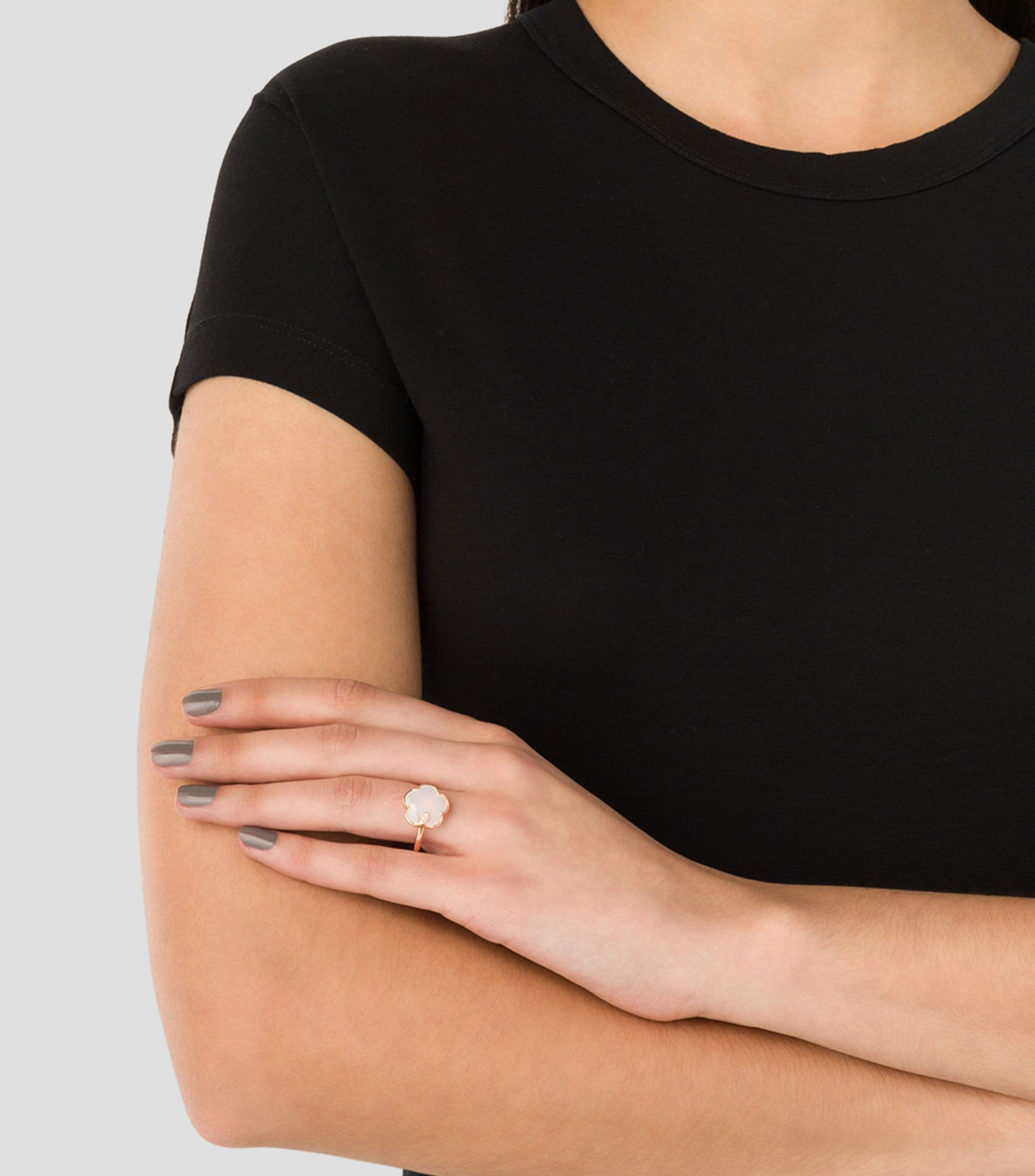 Anillo con Incrustacion Mujer