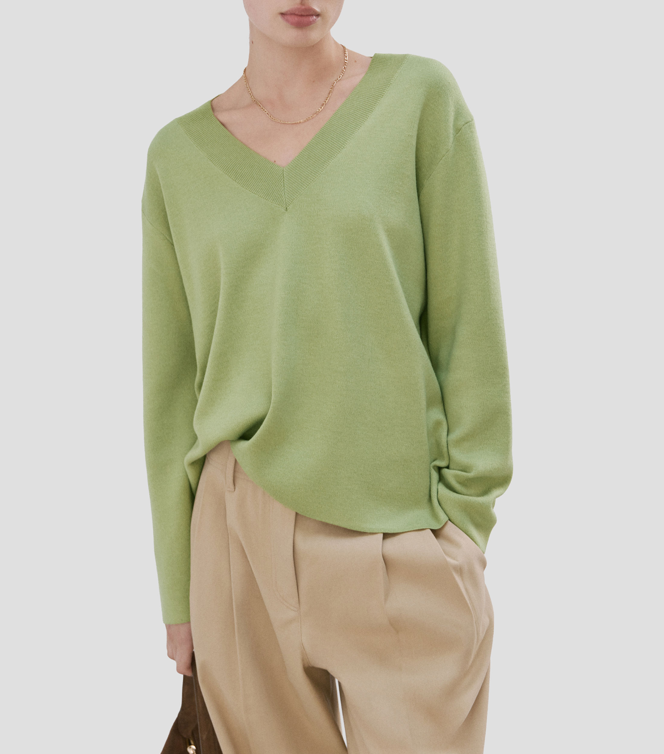 Suéter cuello V Mujer