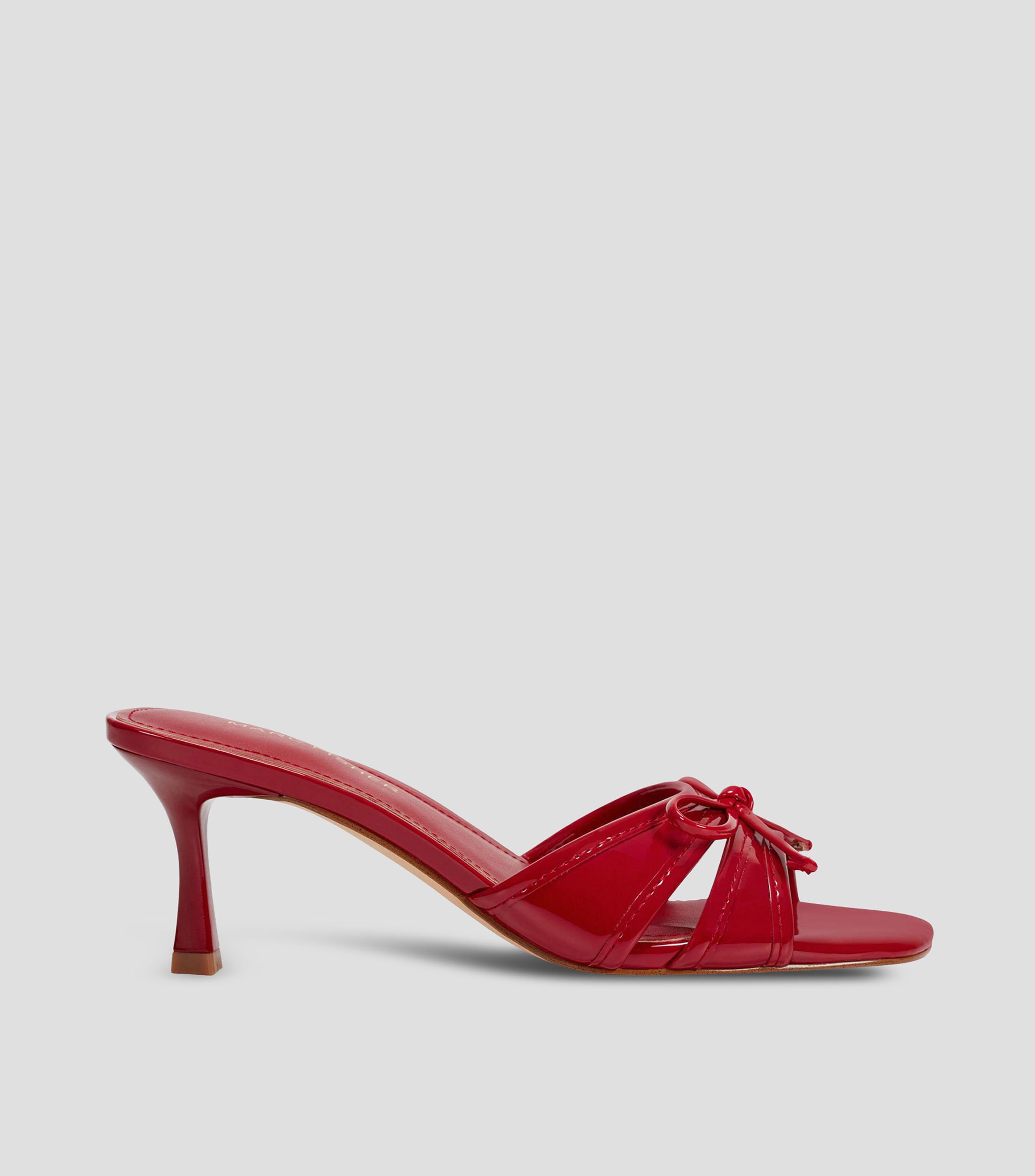 Zuecos con tacón delgado de 6.3 cm en piel Mujer