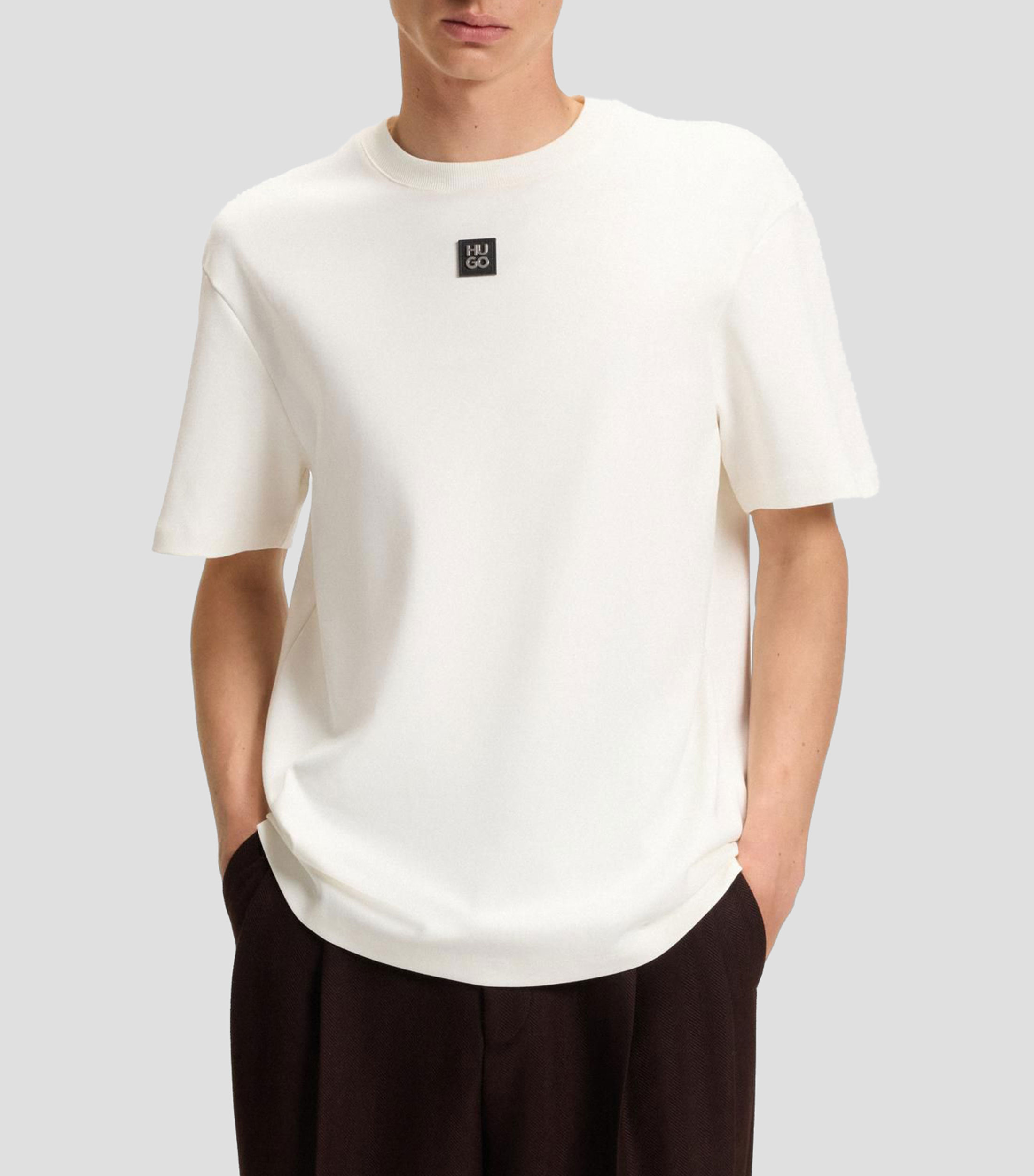 Playera regular fit en algodón interlock con logo apilado Hombre