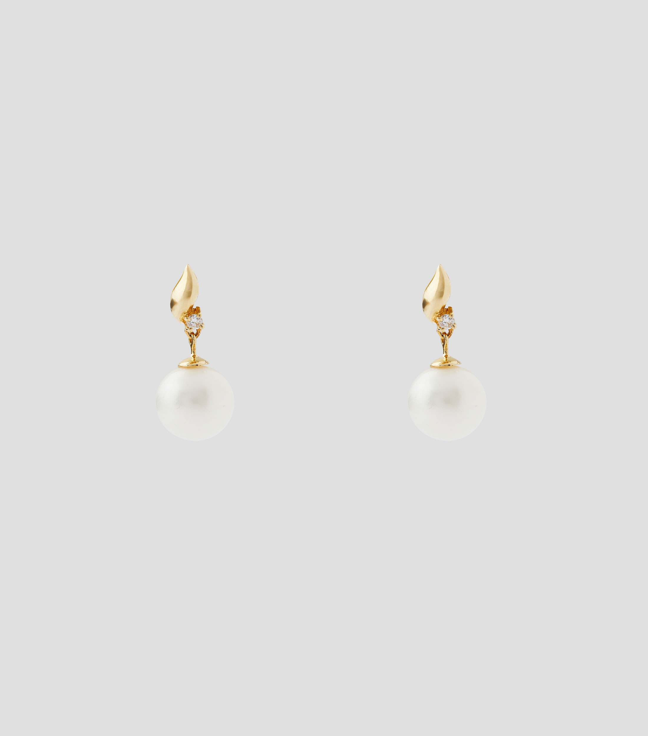 Aretes en Oro blanco de 18 Kilates con brillantes y perla biwa Mujer