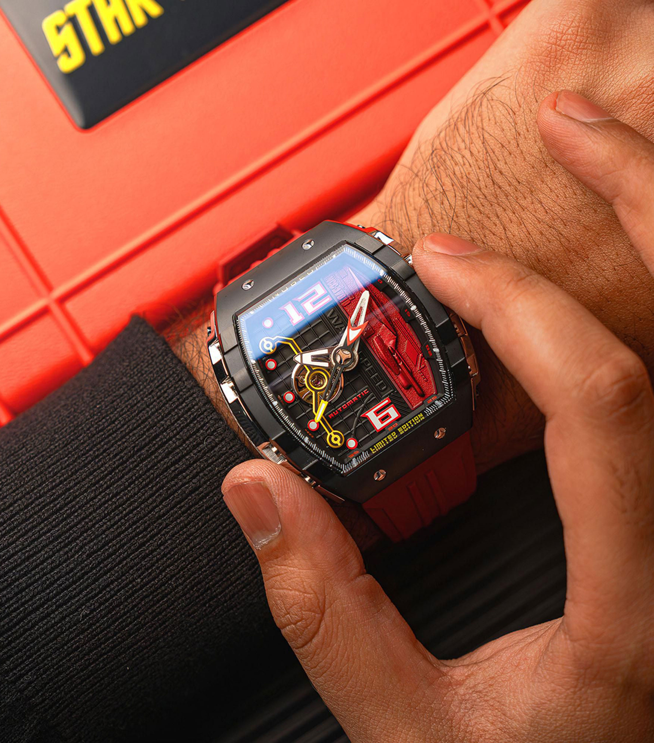 Reloj Unisex Magellan Edición Especial Negro, Rojo