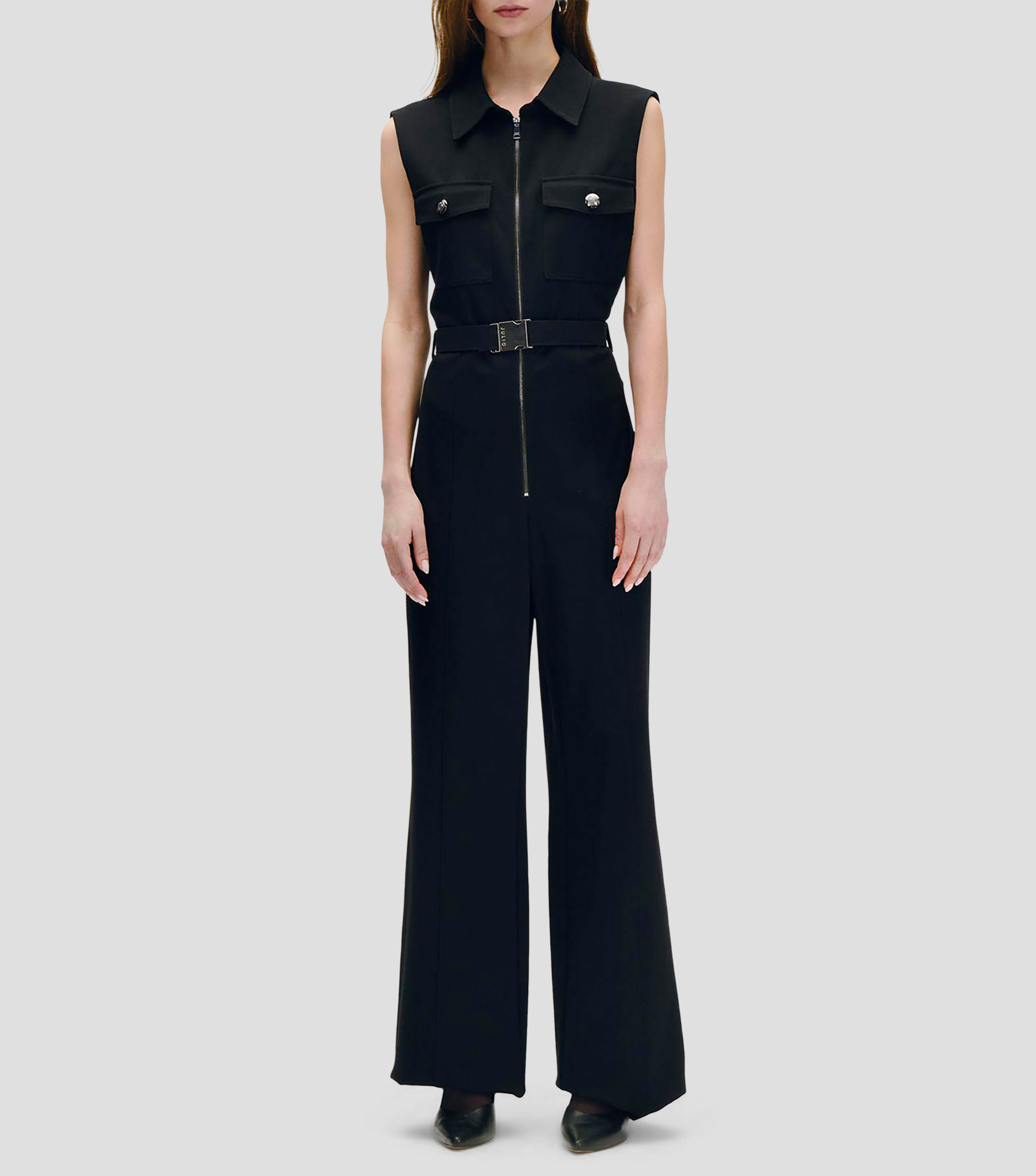 Jumpsuit negro recto fluido de punto con cierre frontal y cinturón con hebilla de presión metálica Mujer