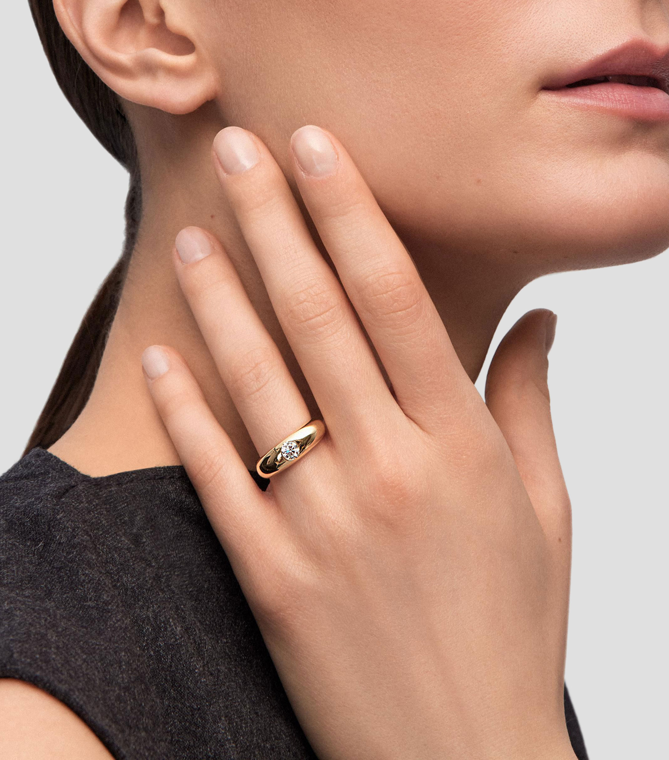 Anillo en oro amarillo de 18 kilates con diamante Mujer