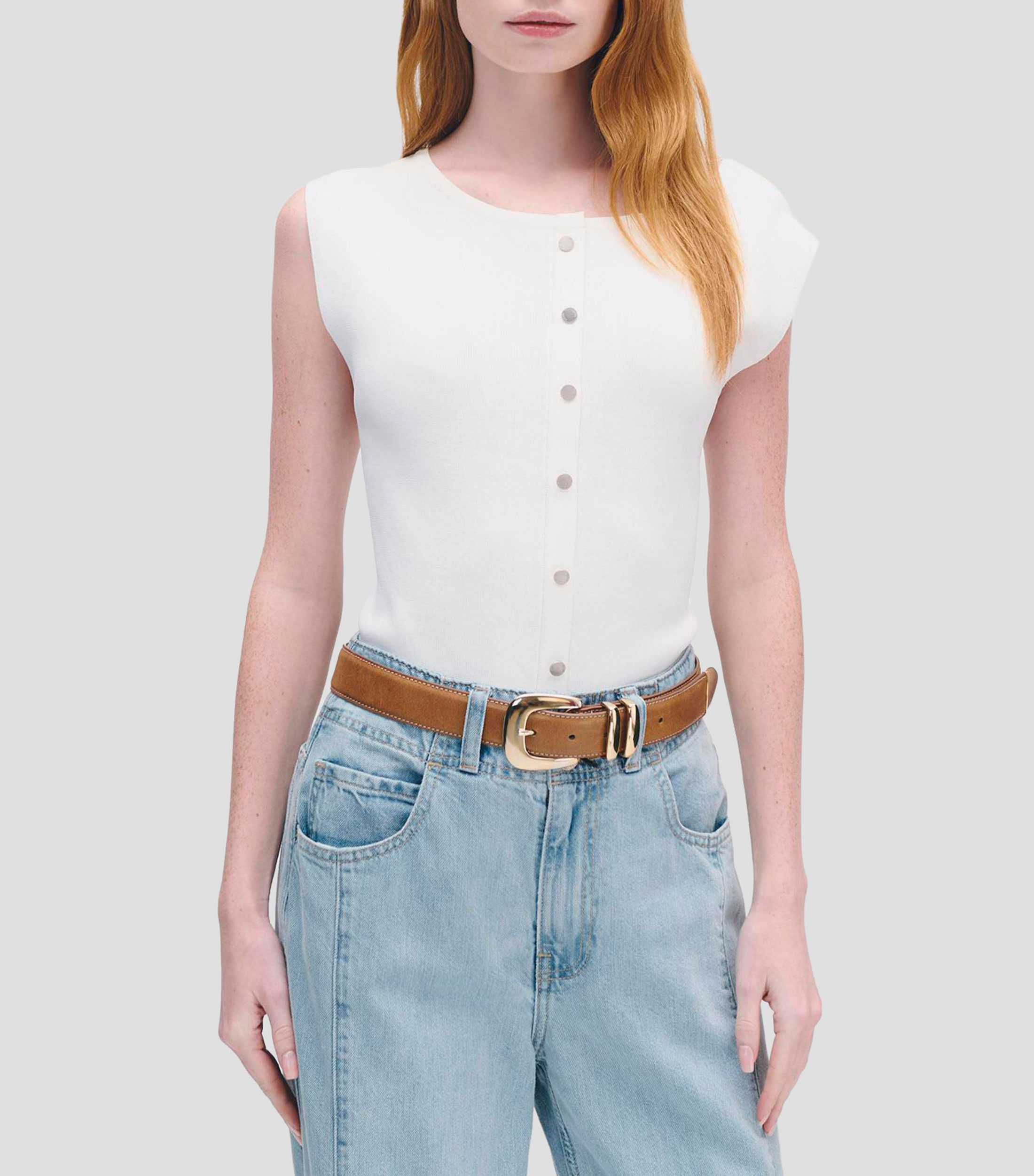 Blusa Blanca Tejido de Punto Escote Ojal Botones Metálicos Mujer