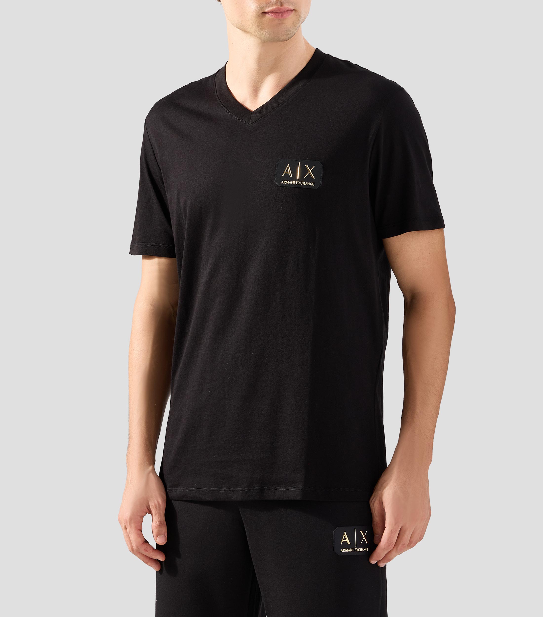 Playera cuello V manga corta lisa Hombre