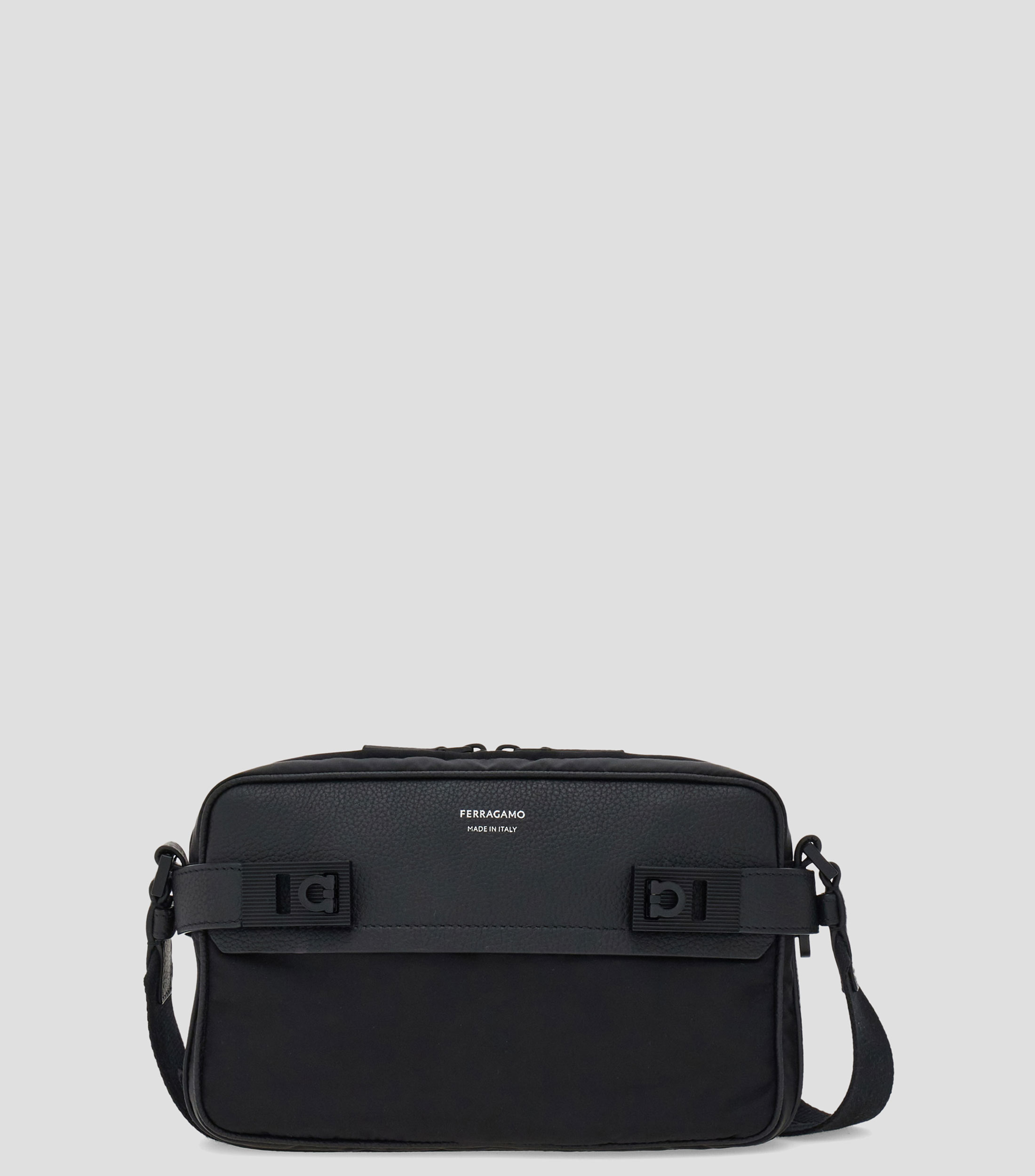 Bolso con hebillas Gancini