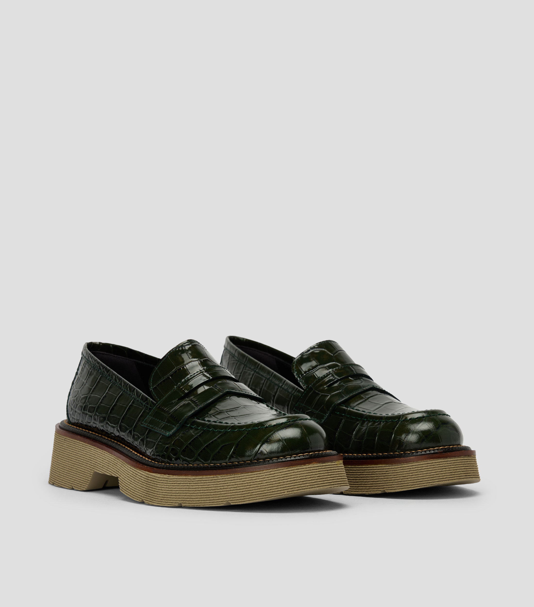 Mocasines con tacón bajo ancho en piel animalskin Mujer
