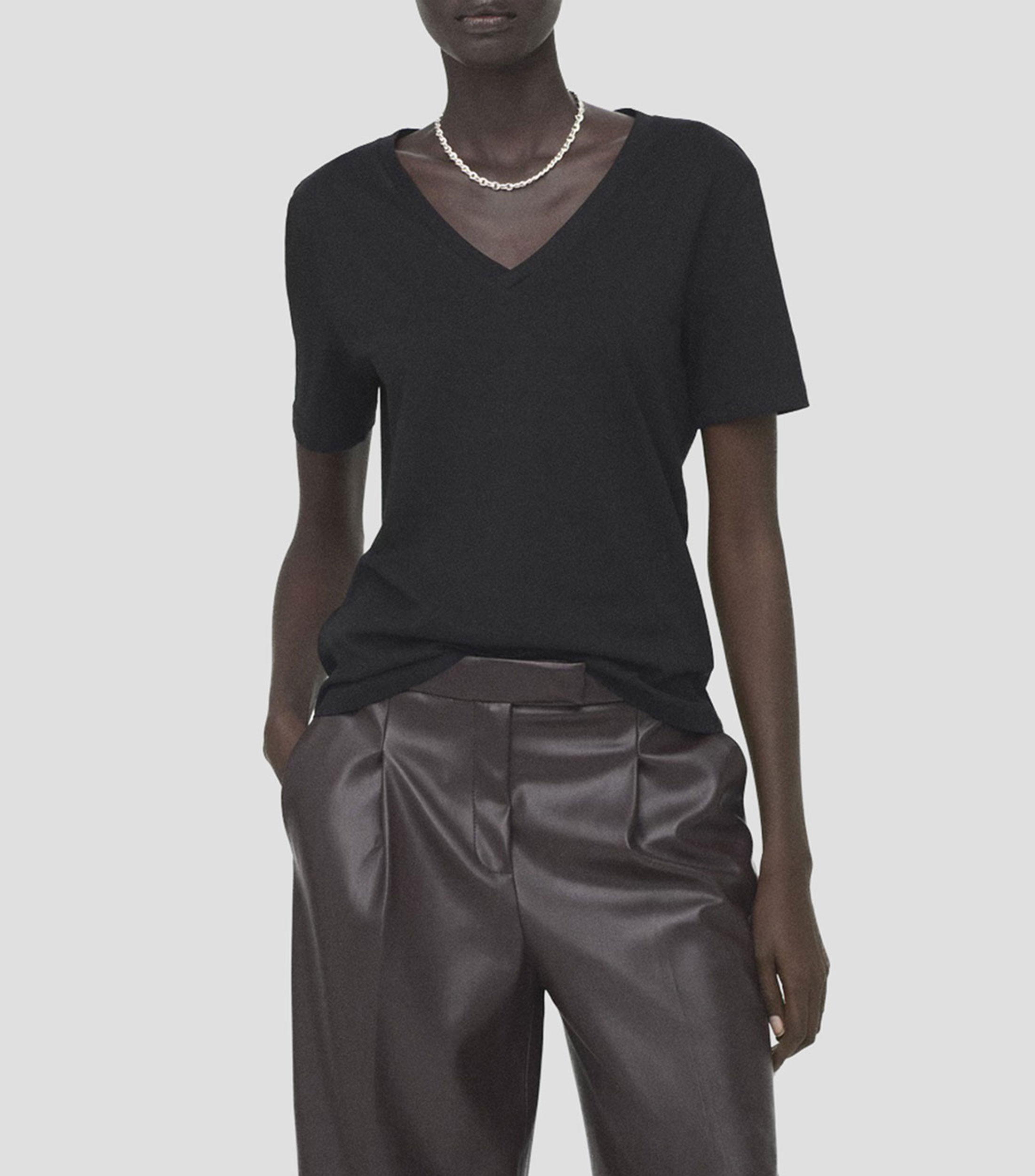 Playera cuello V manga corta lisa Mujer