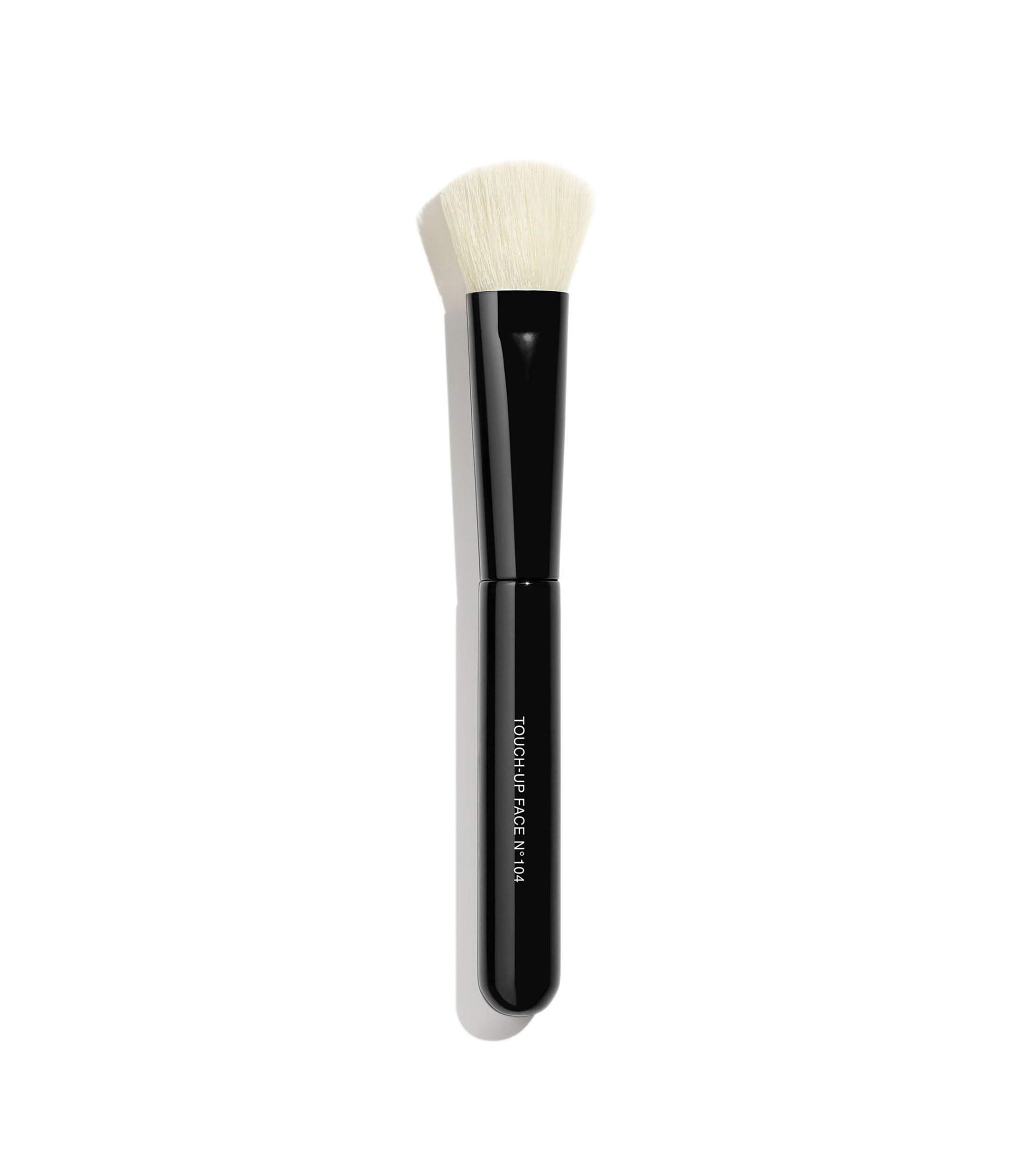 BROCHA PARA BASE DE MAQUILLAJE EN CREMA Y POLVO