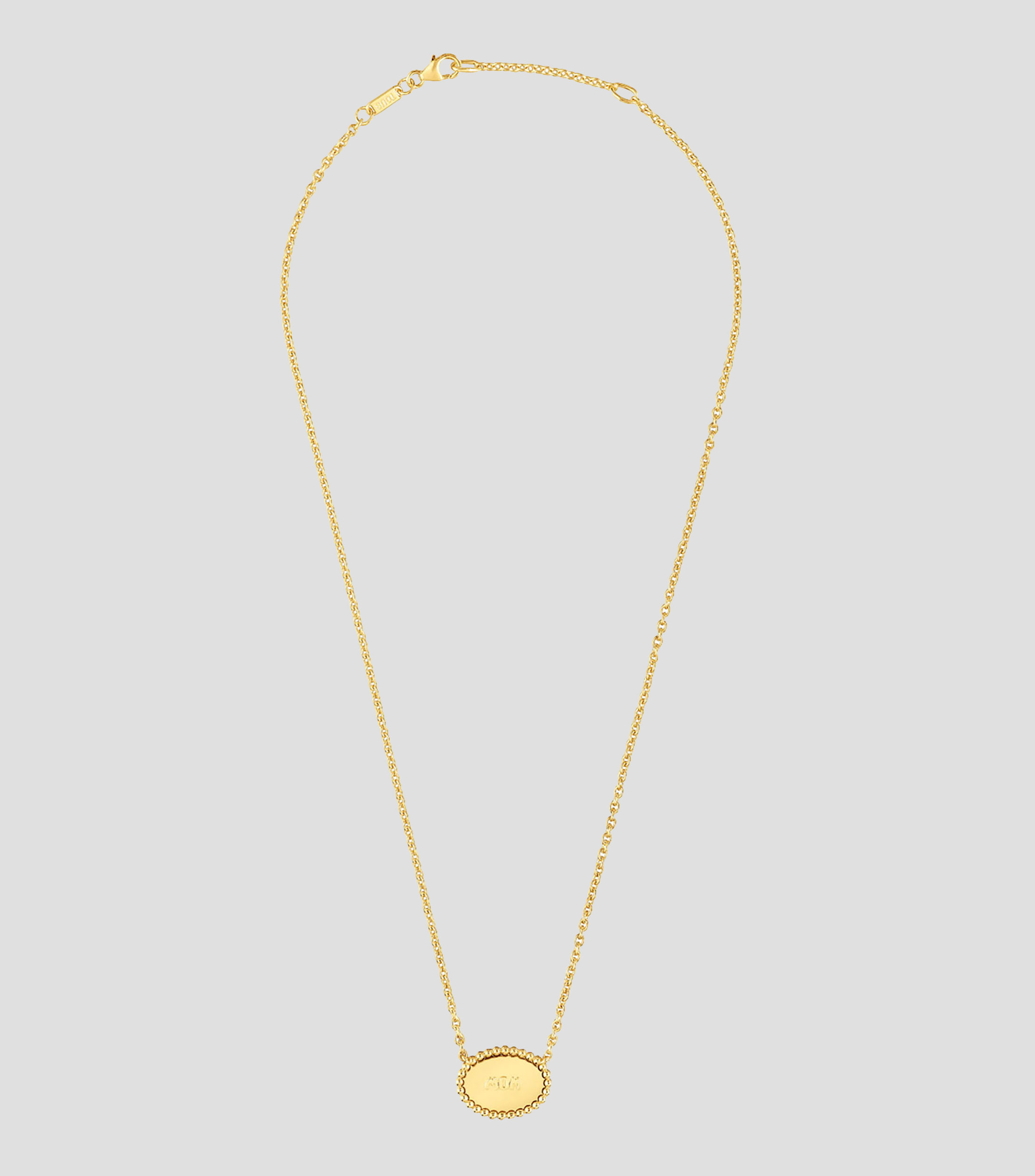 Collar en plata con dije ovalado Mujer