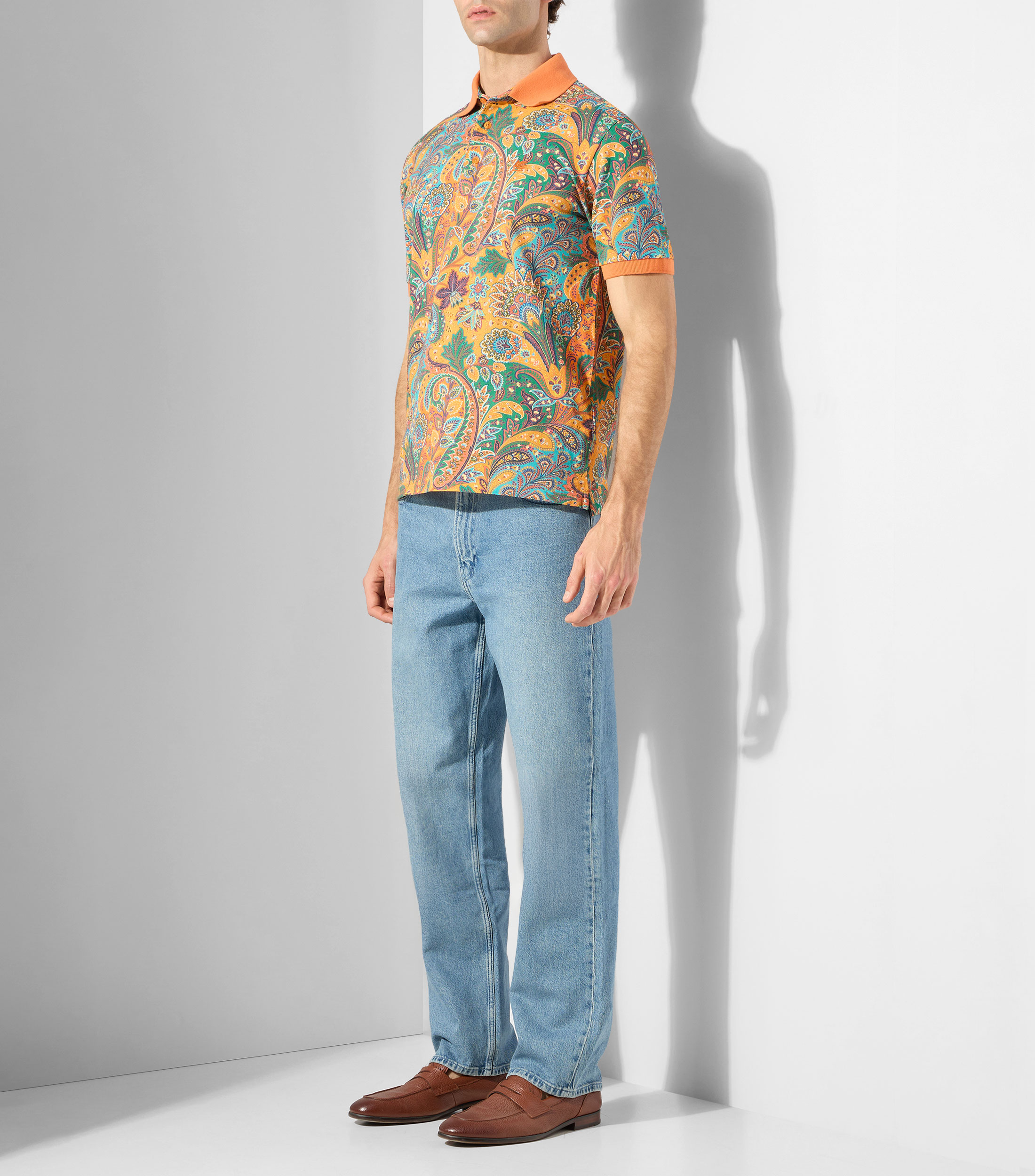 Playera tipo polo con manga corta estampada Hombre