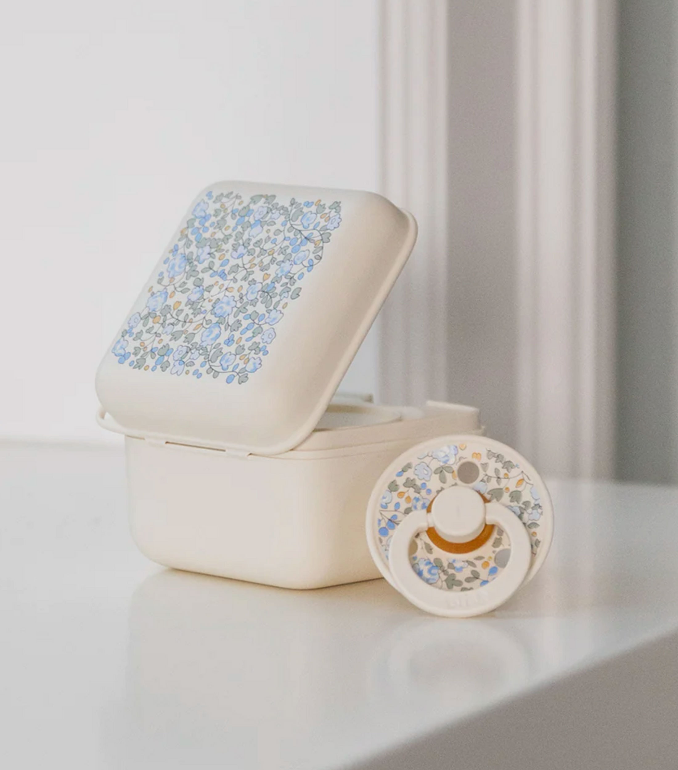 Estuche para chupón