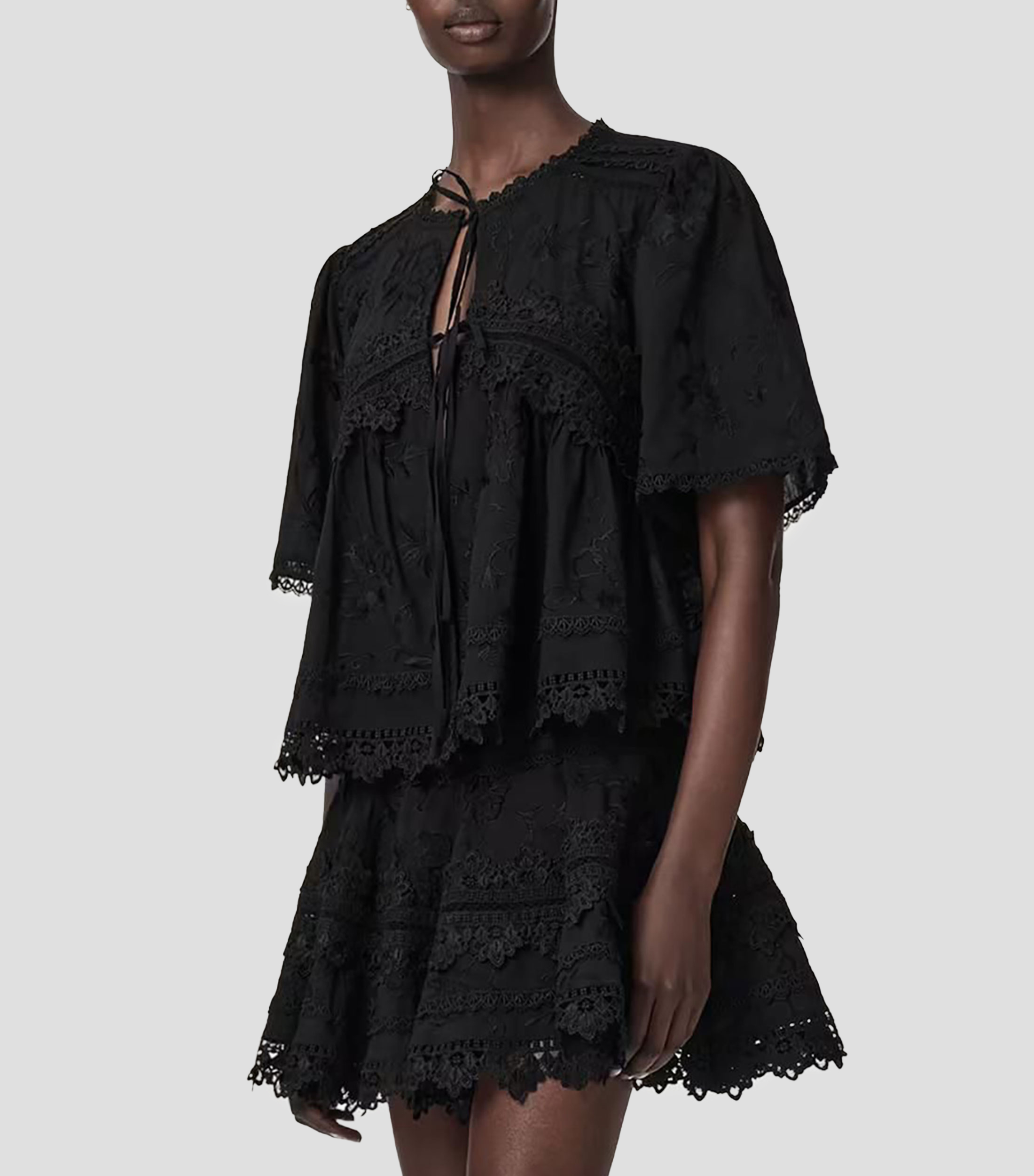 Blusa lisa son detalle decorativo manga corta Mujer