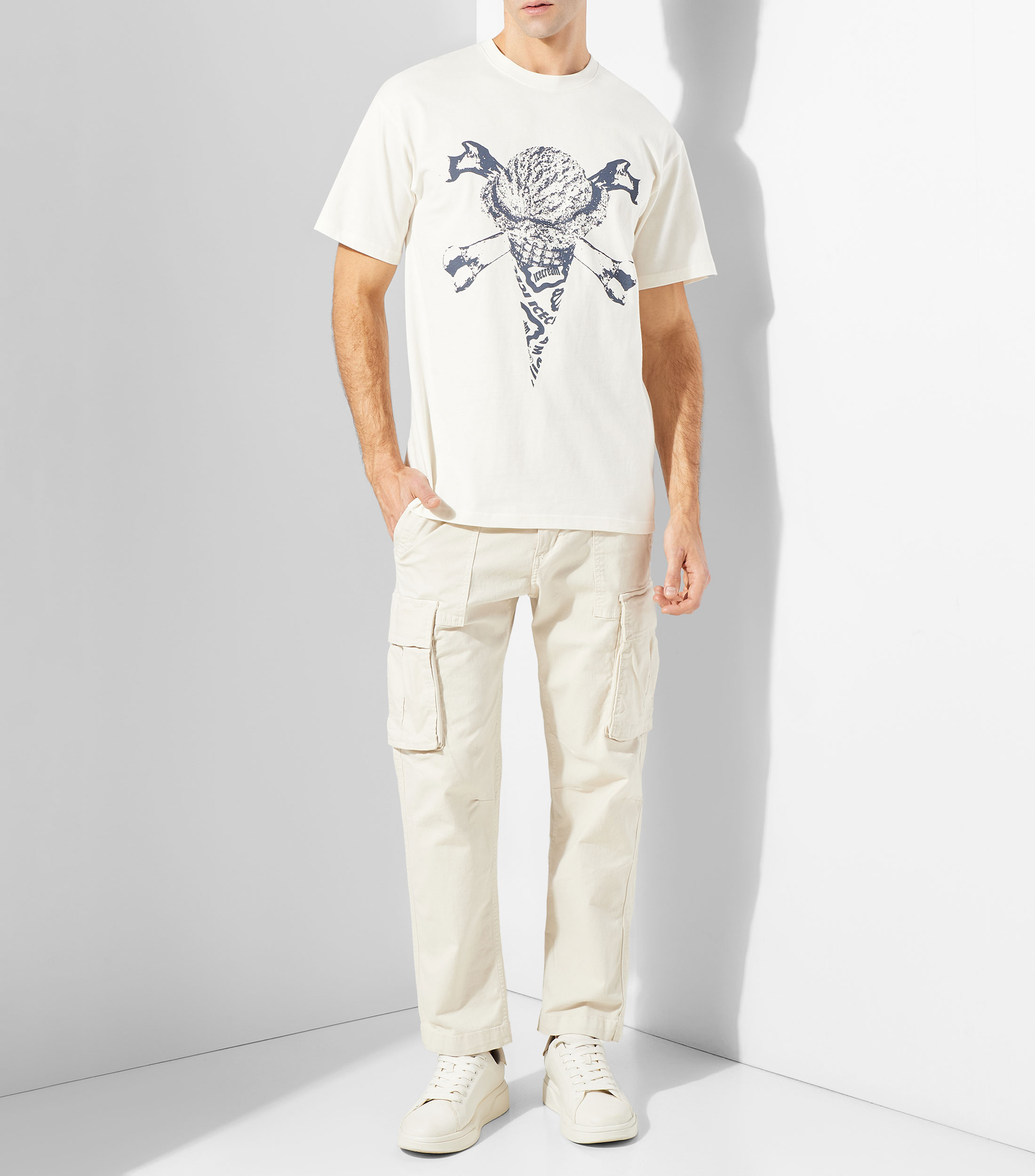 Playera cuello redondo manga corta estampada Hombre