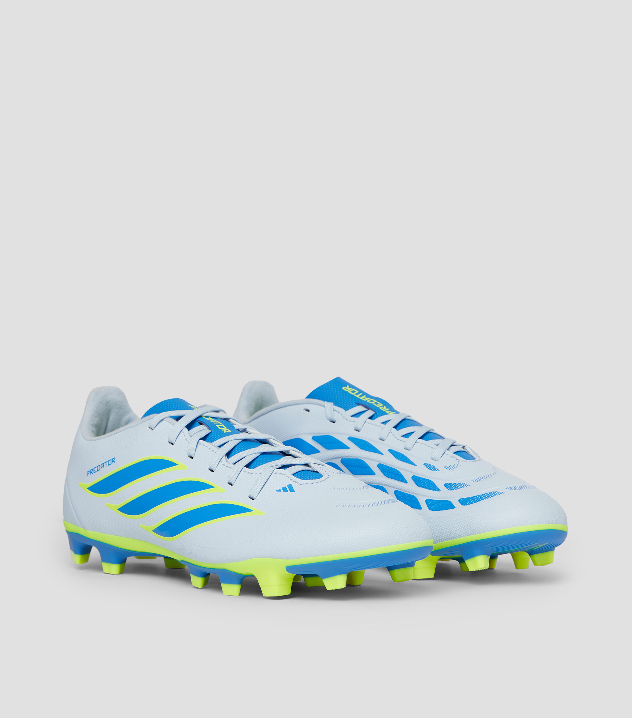 Tenis para fútbol soccer Predator Club FG/MG Mujer