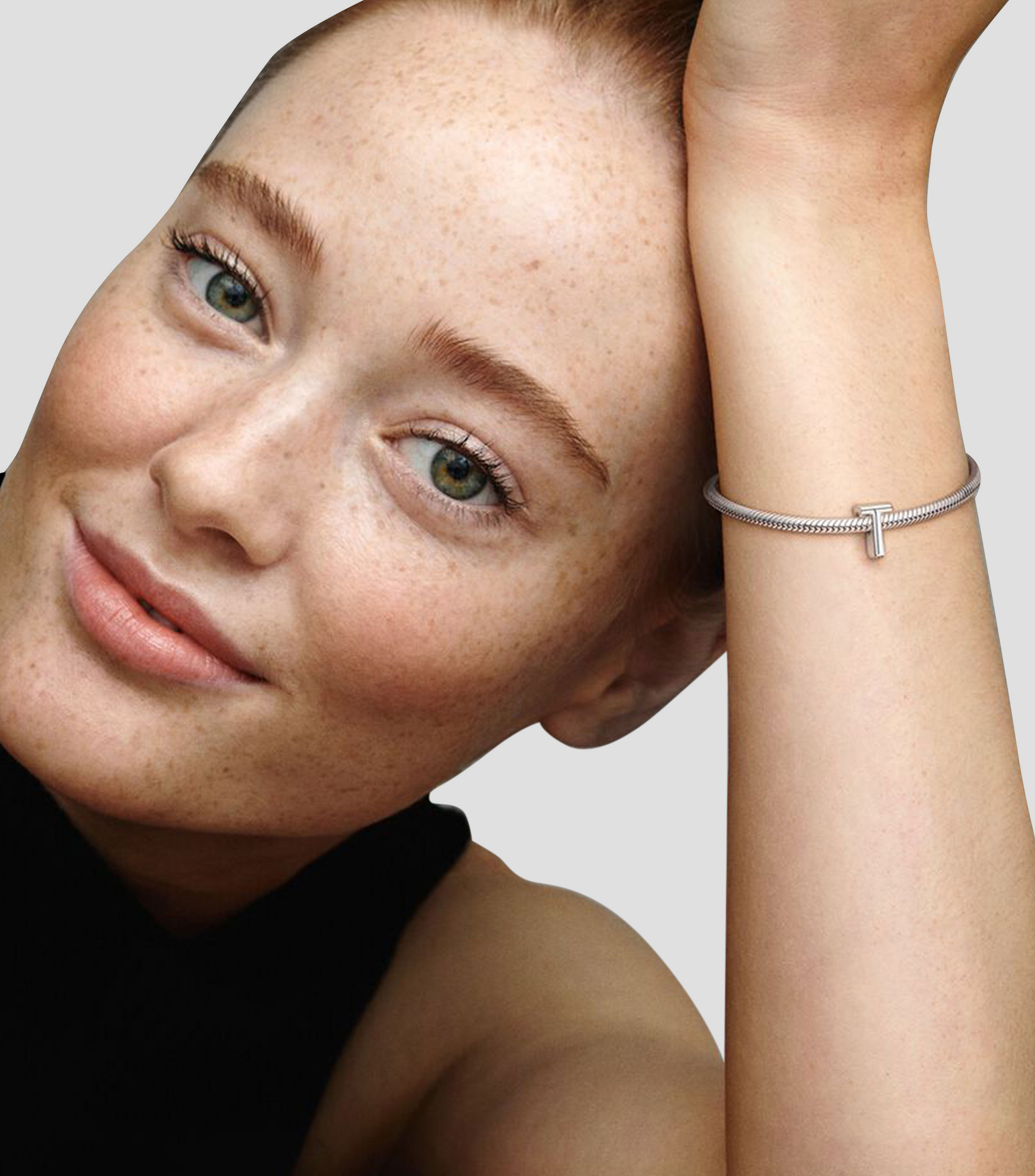 Charm letra "T" en plata .925 Pandora Moments Mujer