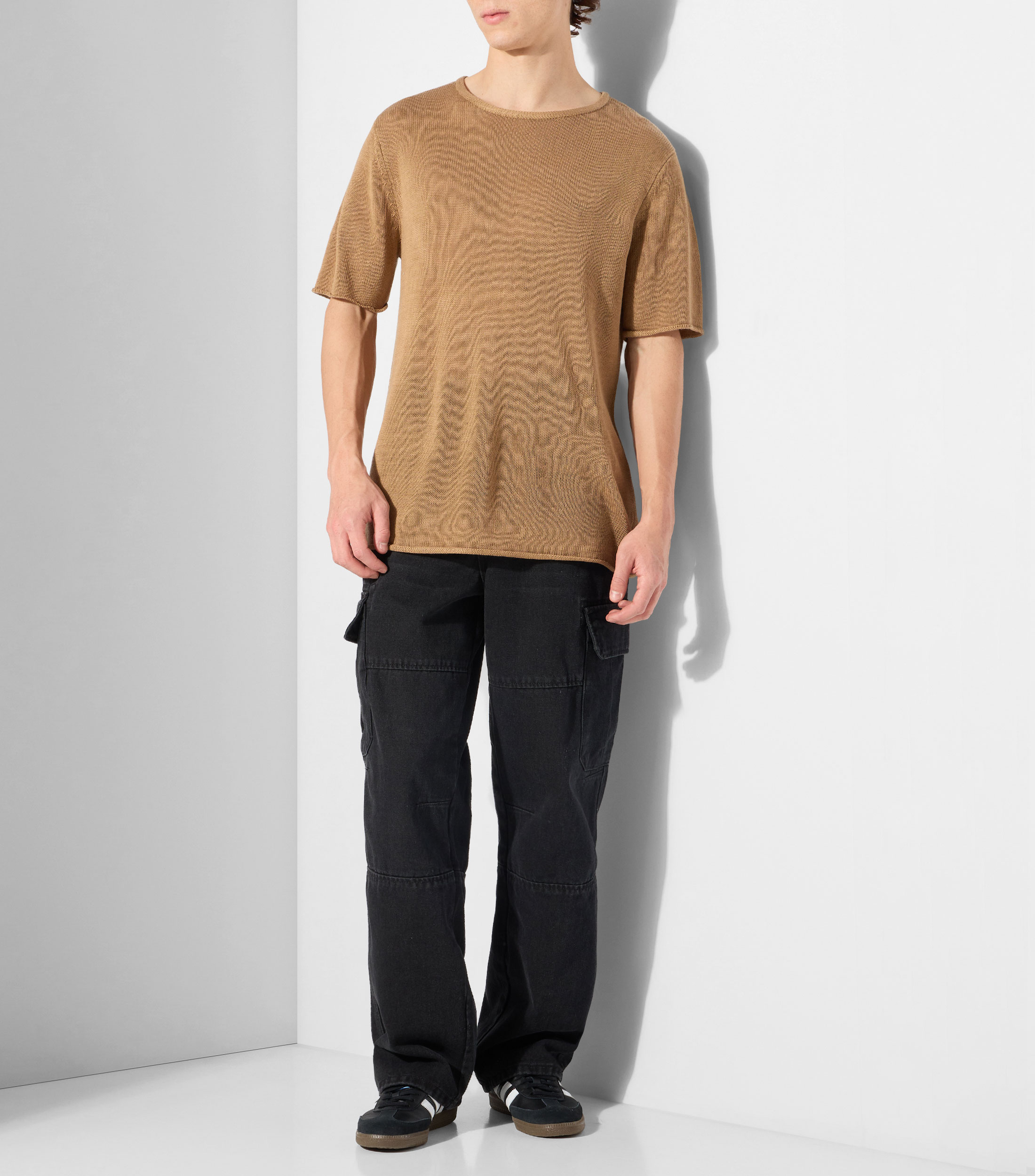 Playera de cuello redondo con manga corta lisa Hombre