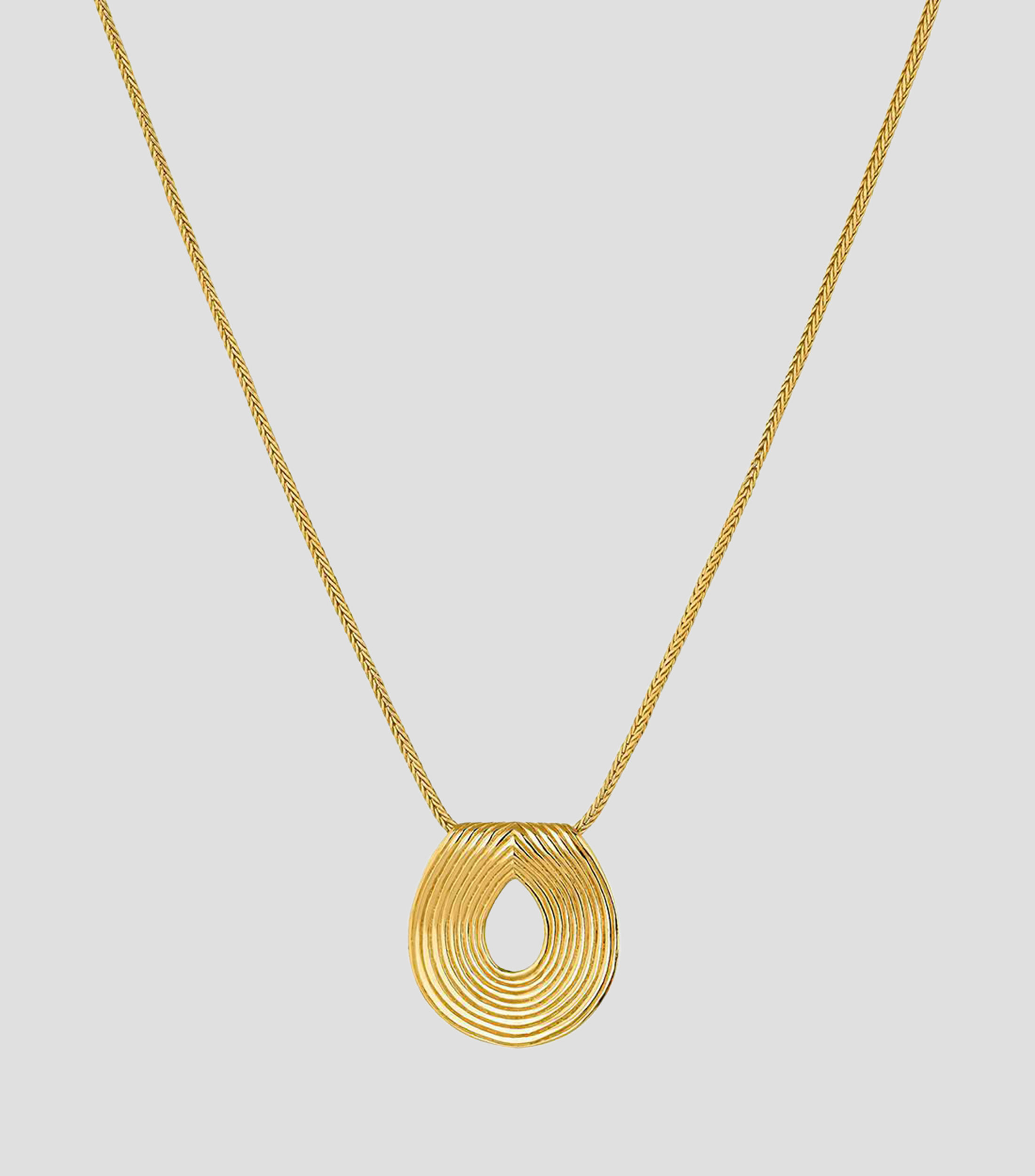 Collar ovalado en plata .925 con relieve Yugen Mujer