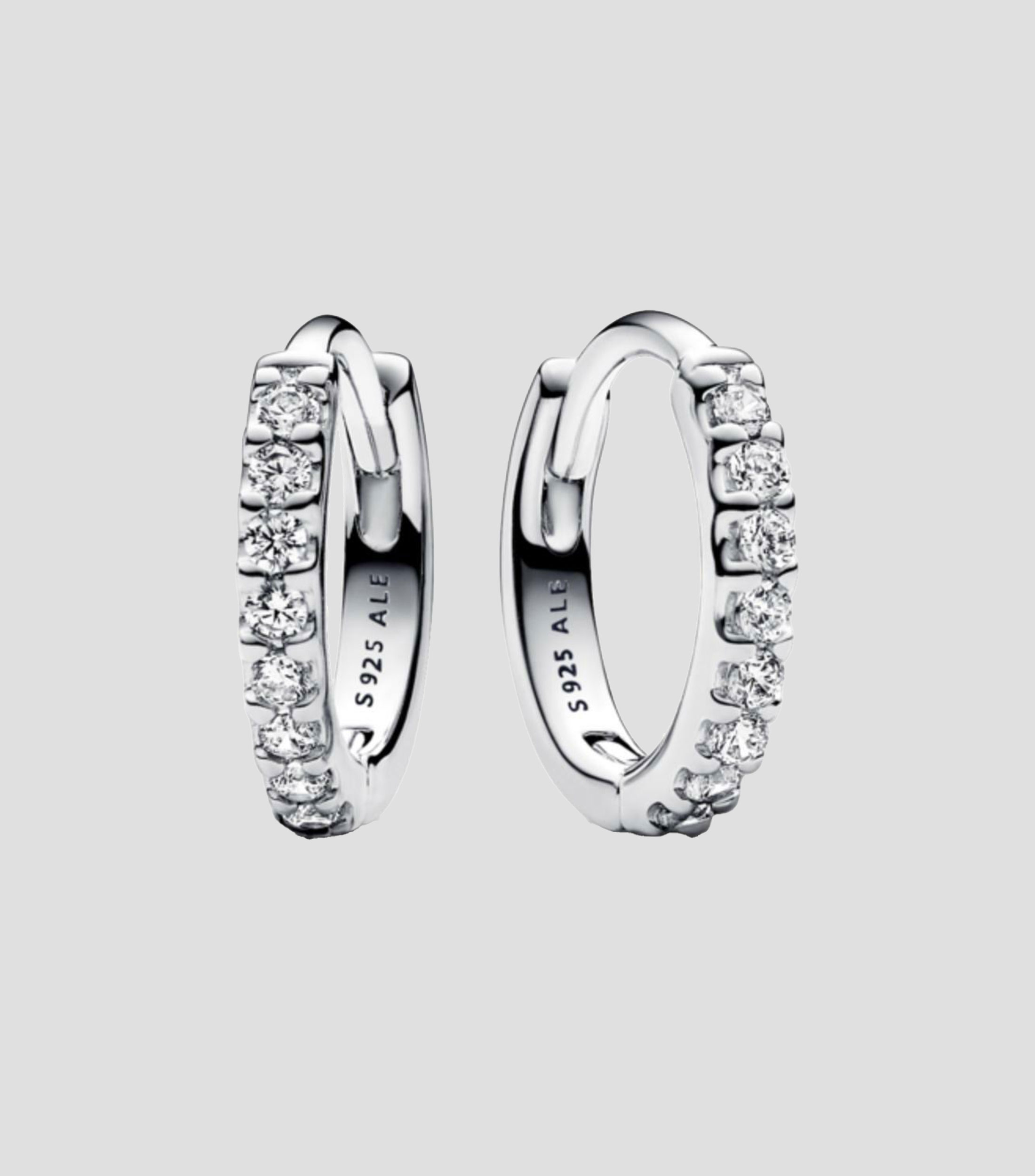 Aretes en plata aro brillante con zirconia cúbica Pandora Timeless Mujer
