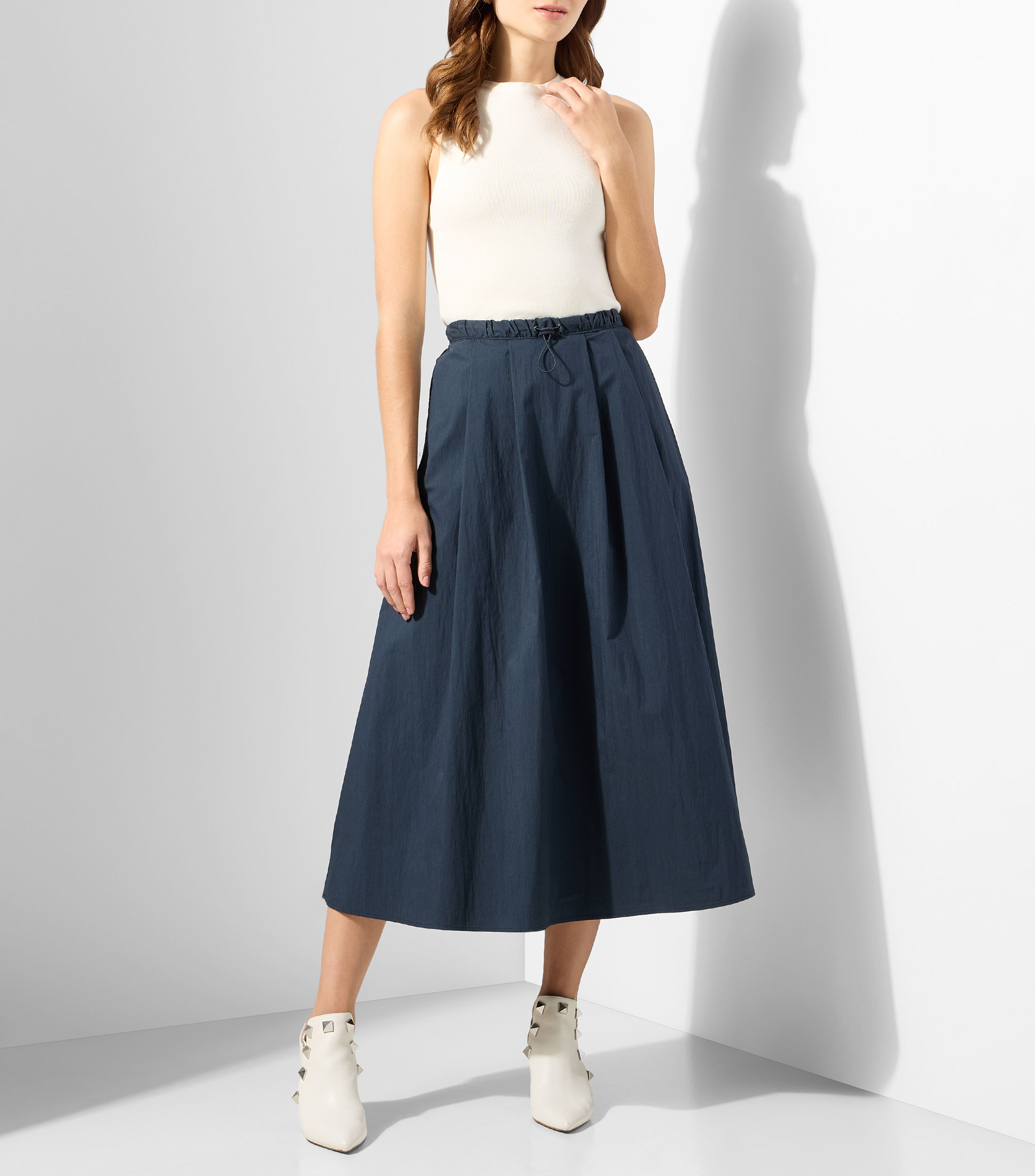 Falda midi de corte regular lisa Mujer