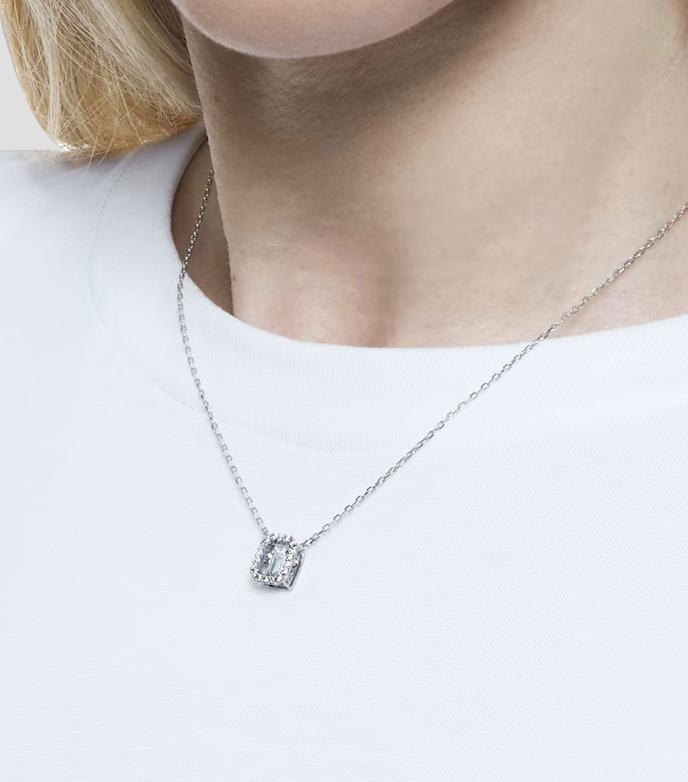 Collar con dije ovalado Millenia Mujer