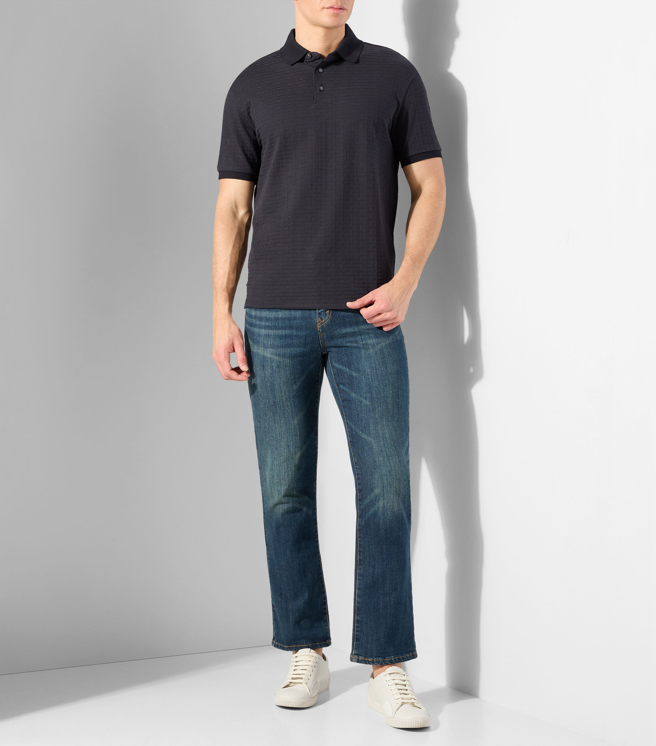 Playera tipo polo con manga corta y jacquard Hombre