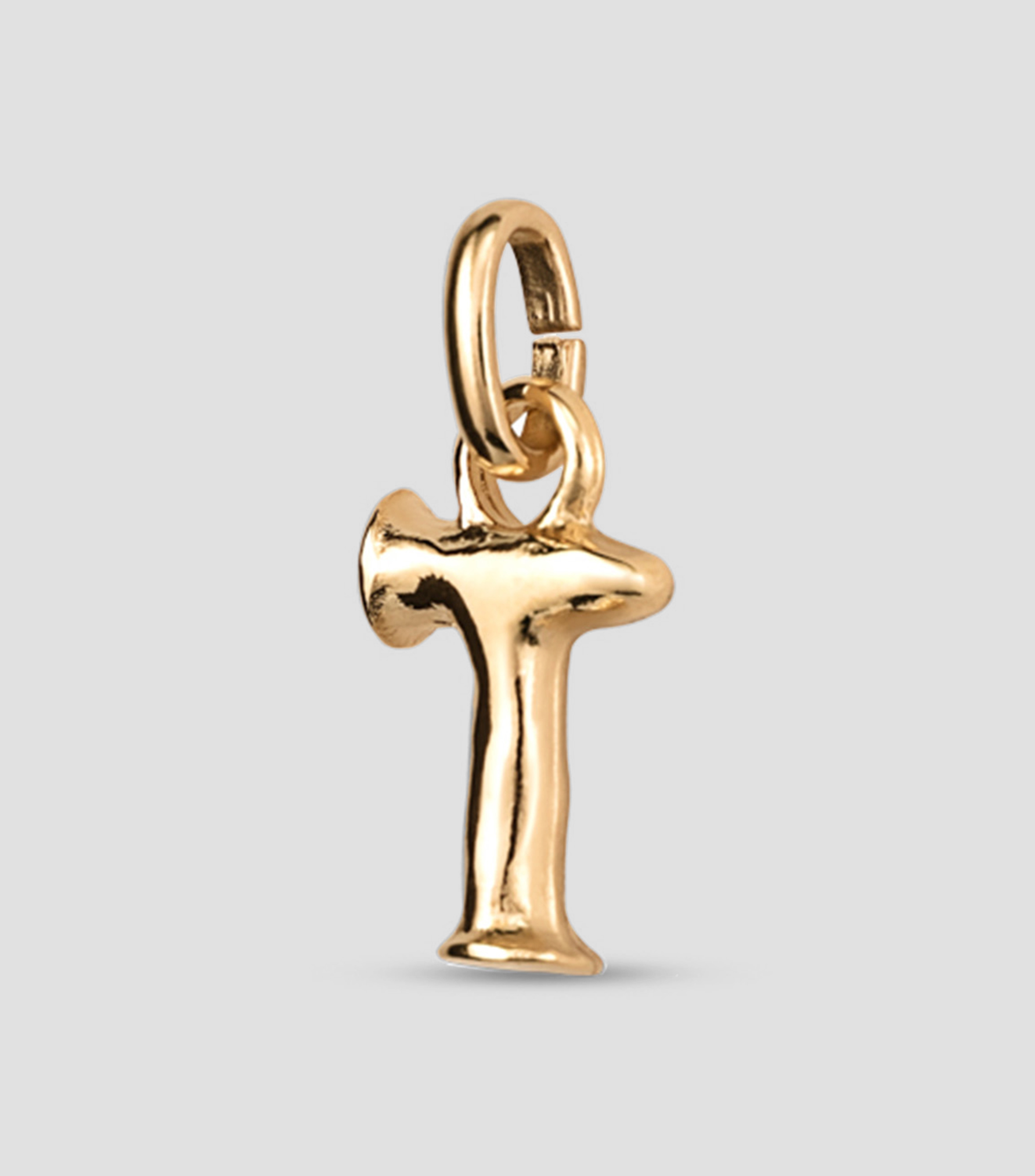 Charm letra T con argolla Mujer