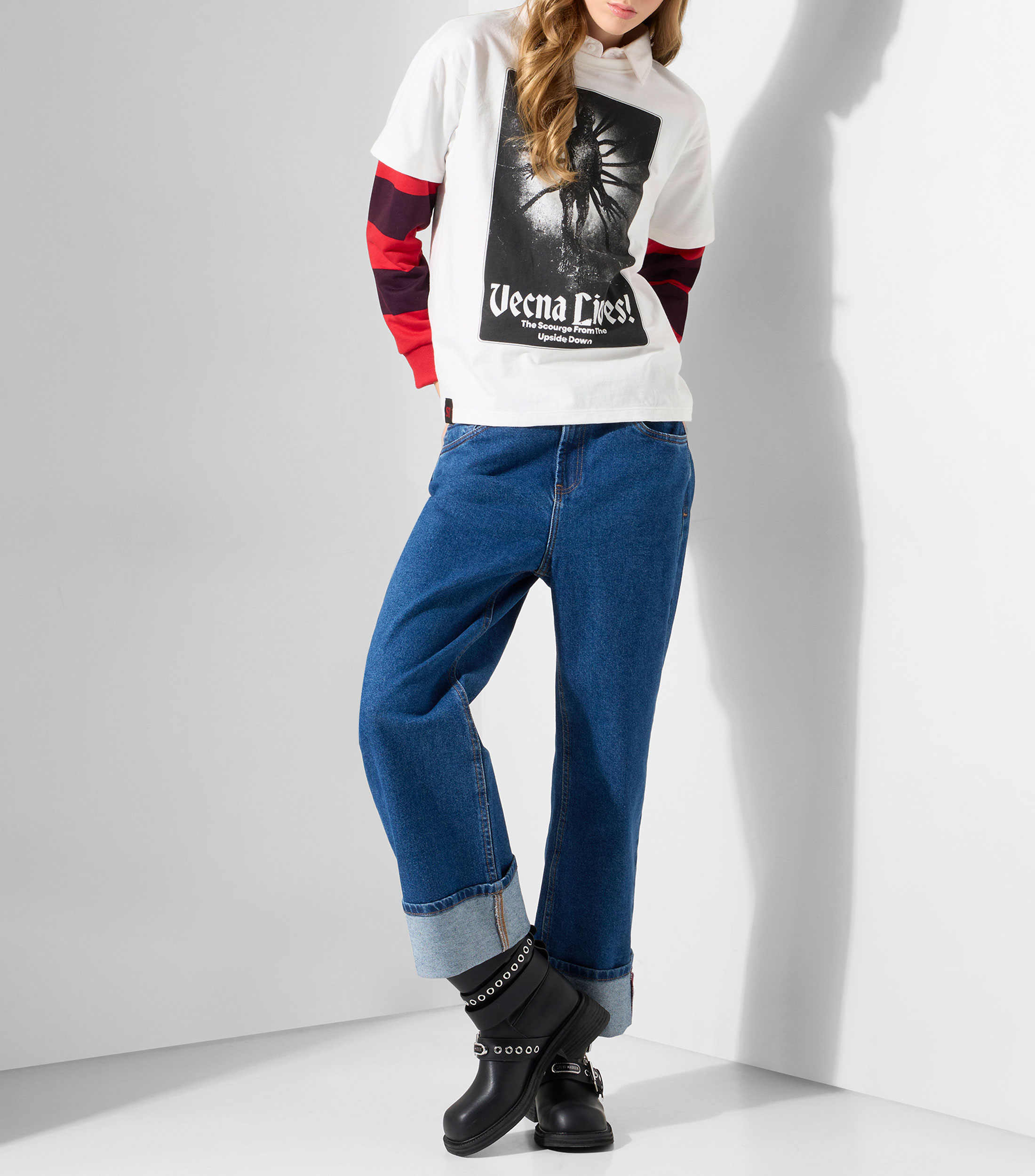 Playera cuello redondo manga corta Stranger Things Mujer