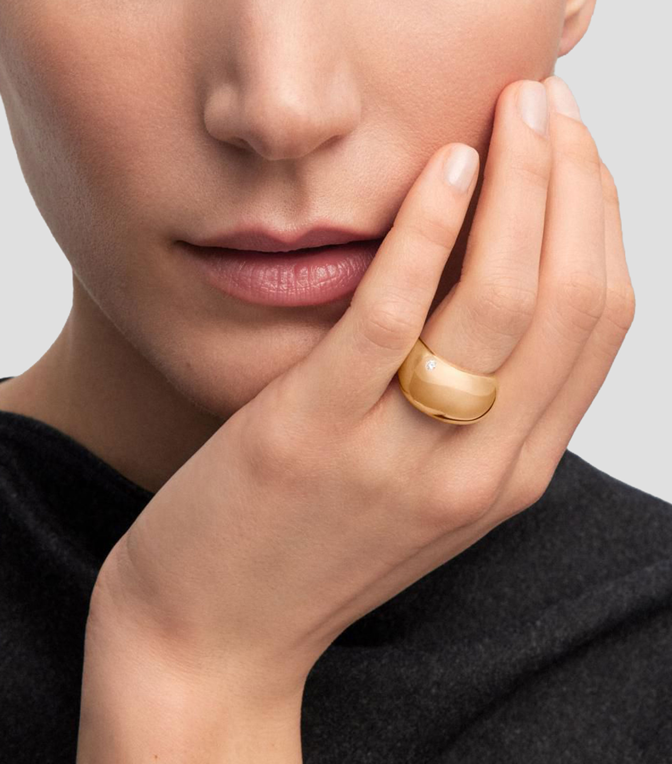 Anillo en Oro amarillo de 18 Kilates con diamante en talla brillante Mujer