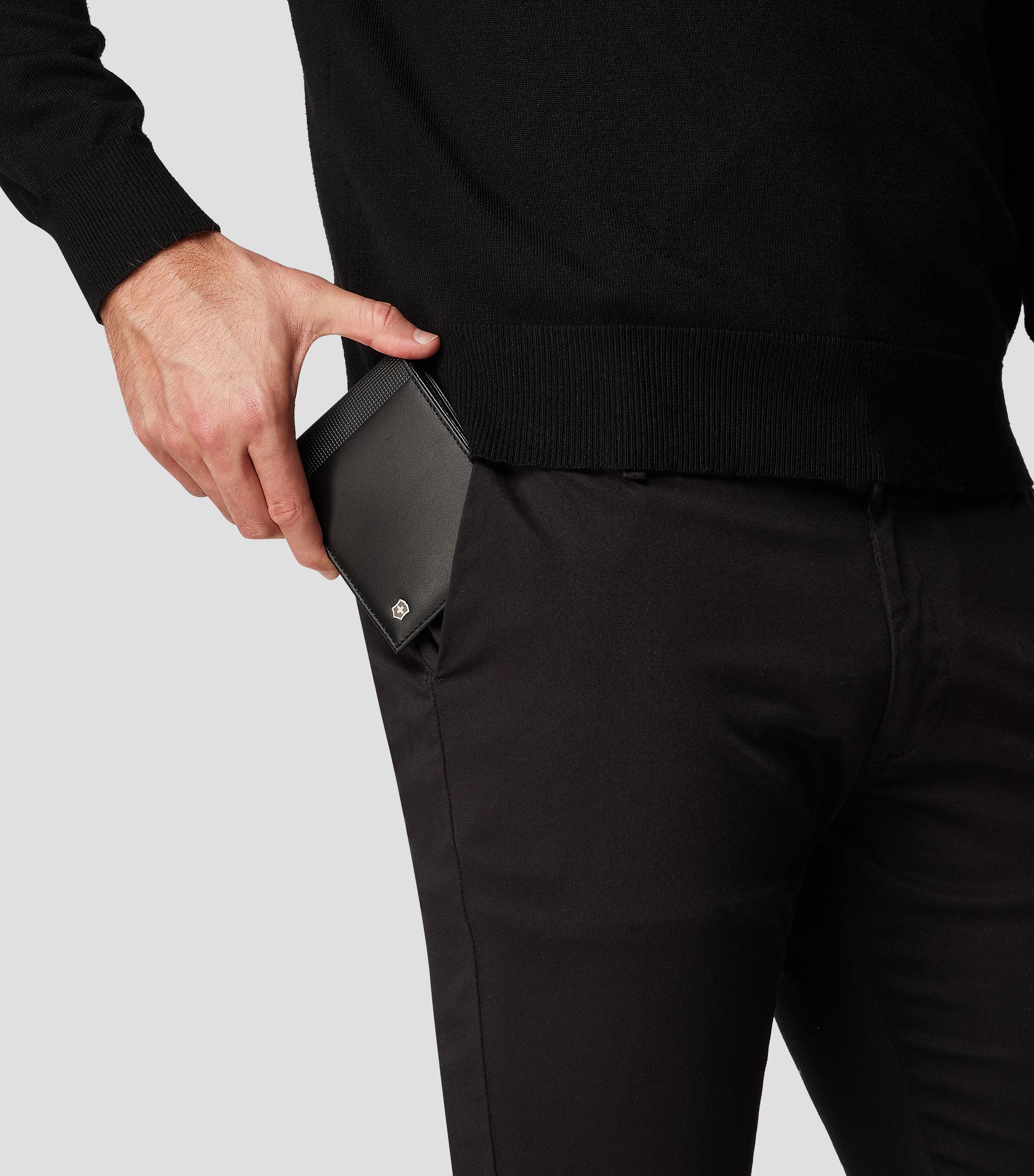 Cartera Bifold Negra en Piel Altius Alox Hombre