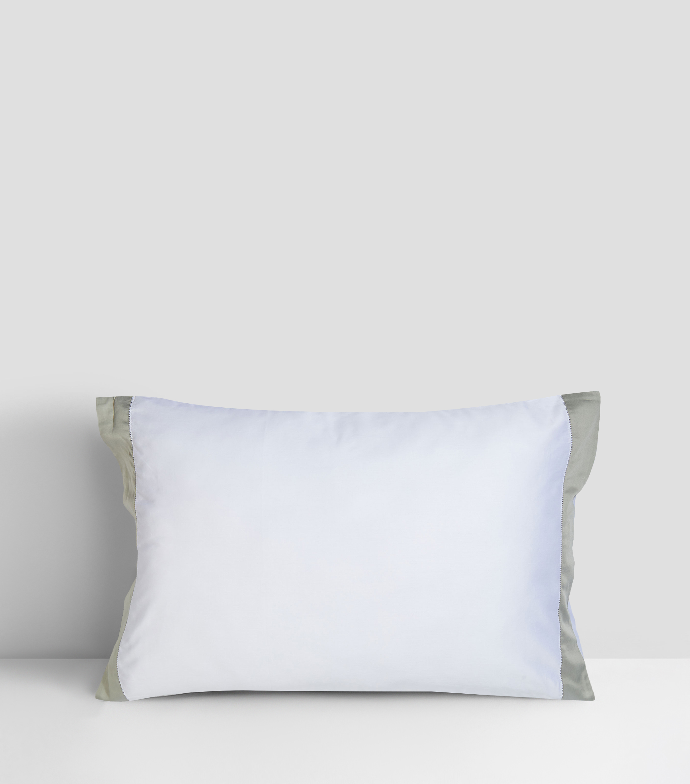 Funda para Almohada Estandar en algodon Landon blanco