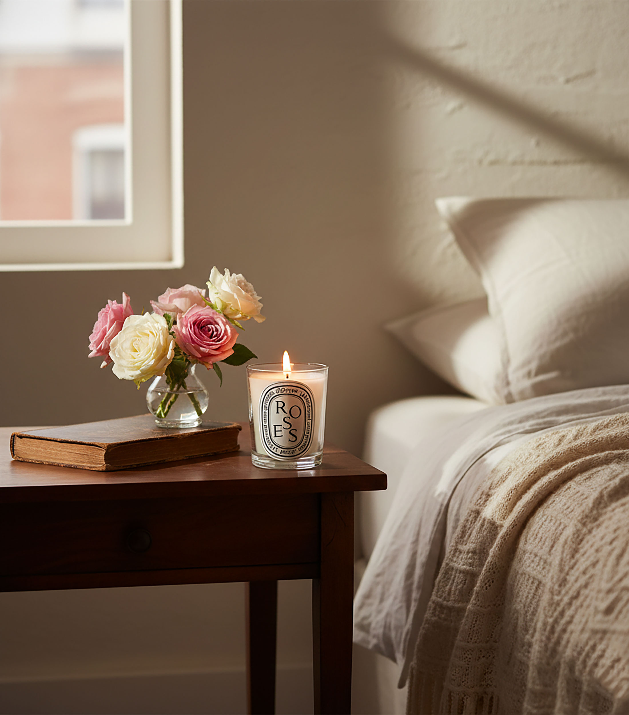Roses Scented Candle, 190 gr