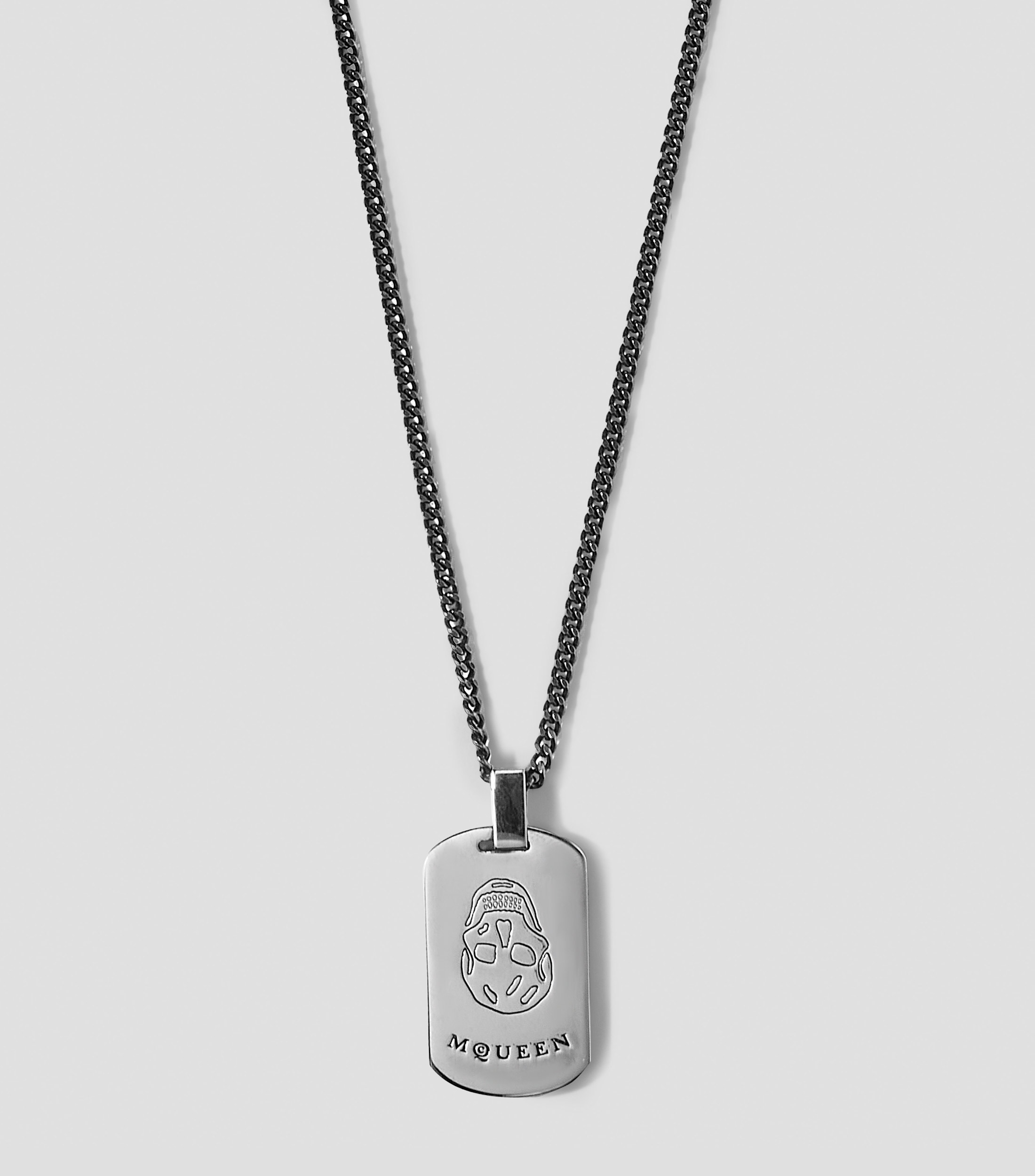 Collar con placa de calavera Hombre