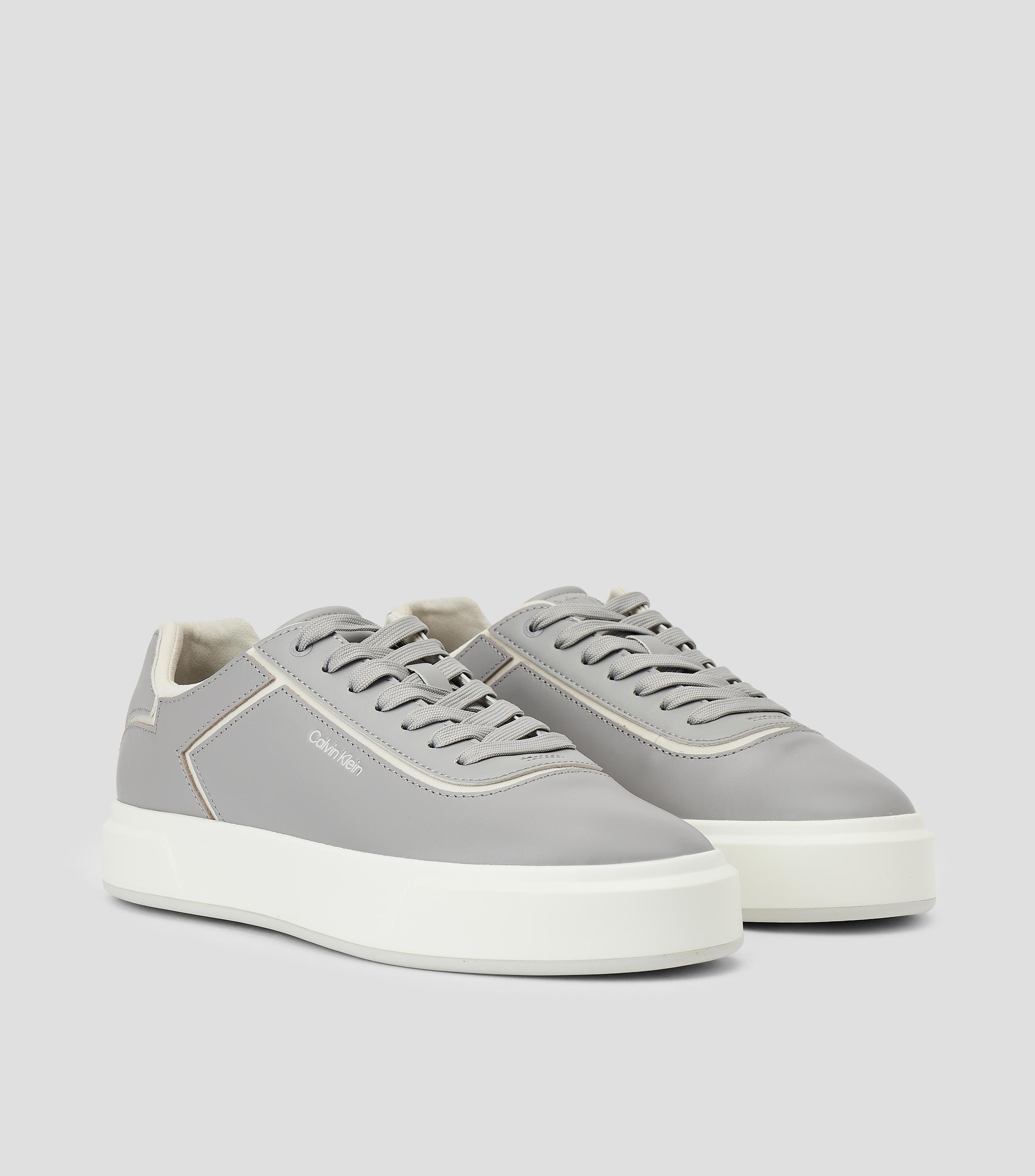 Tenis casuales en piel con logo Hombre