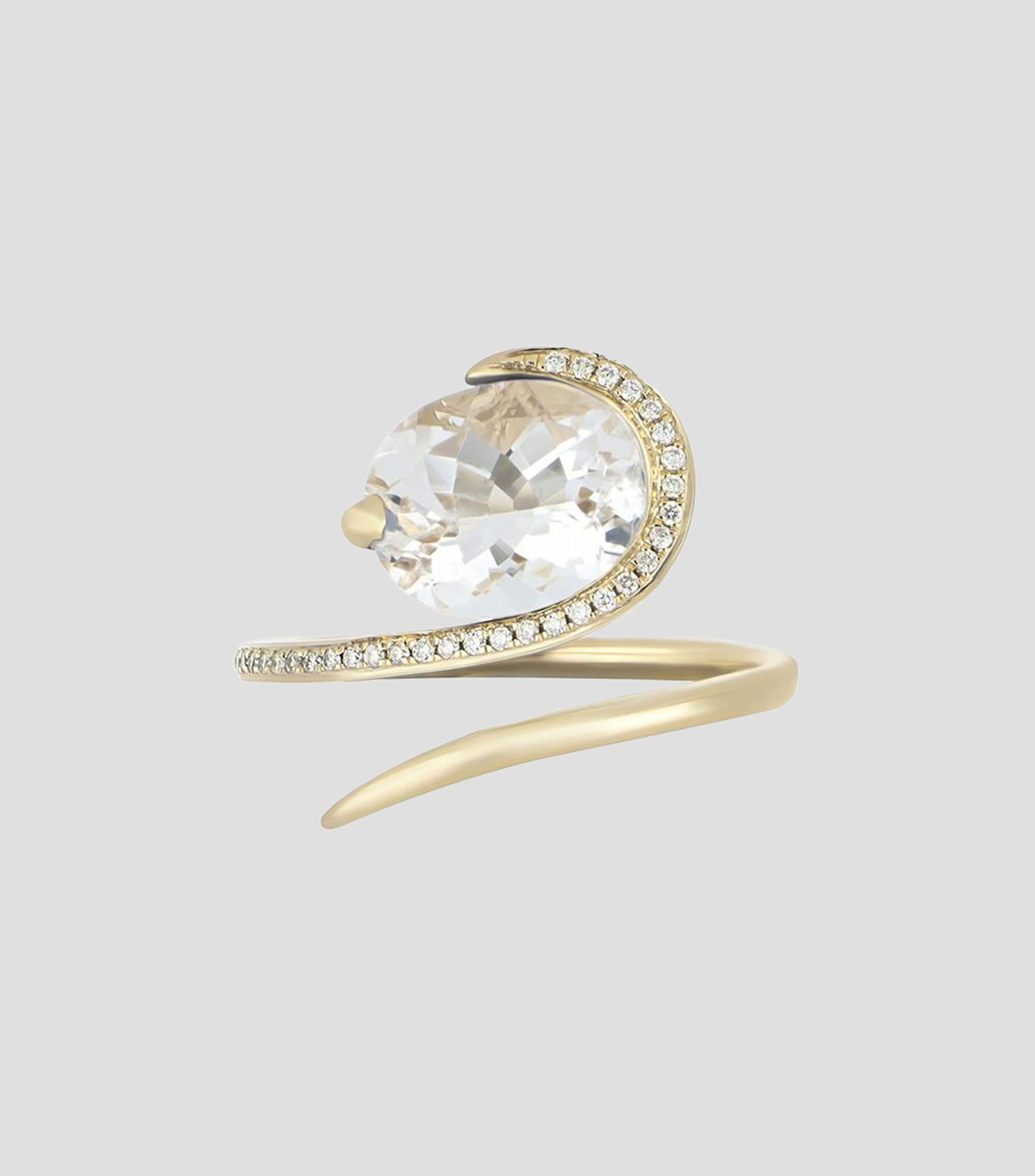 Anillo en Oro de 18 Kilates con Piedras Mujer