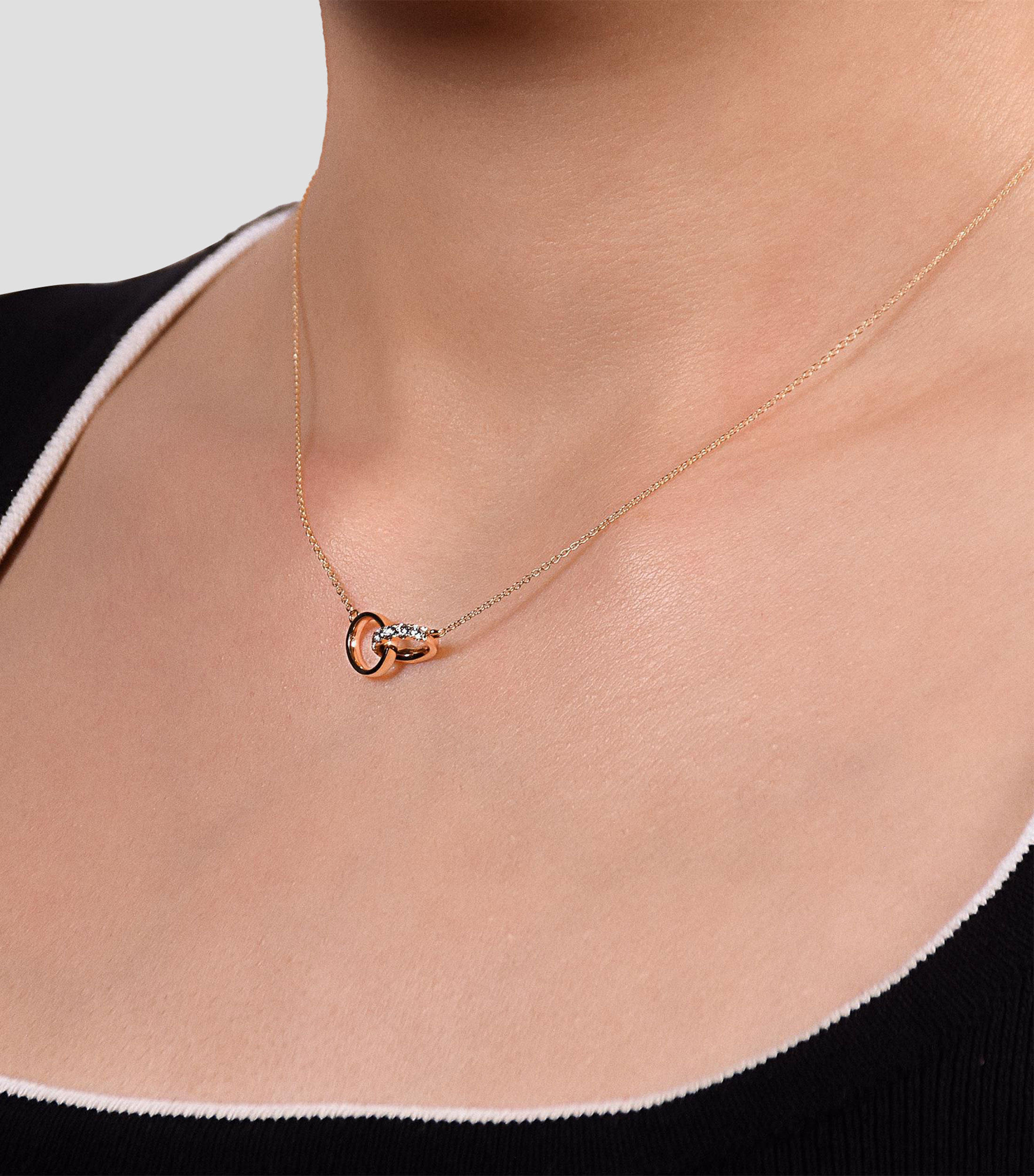 Gargantilla en oro amarillo de 18 kilates con diamante Mujer