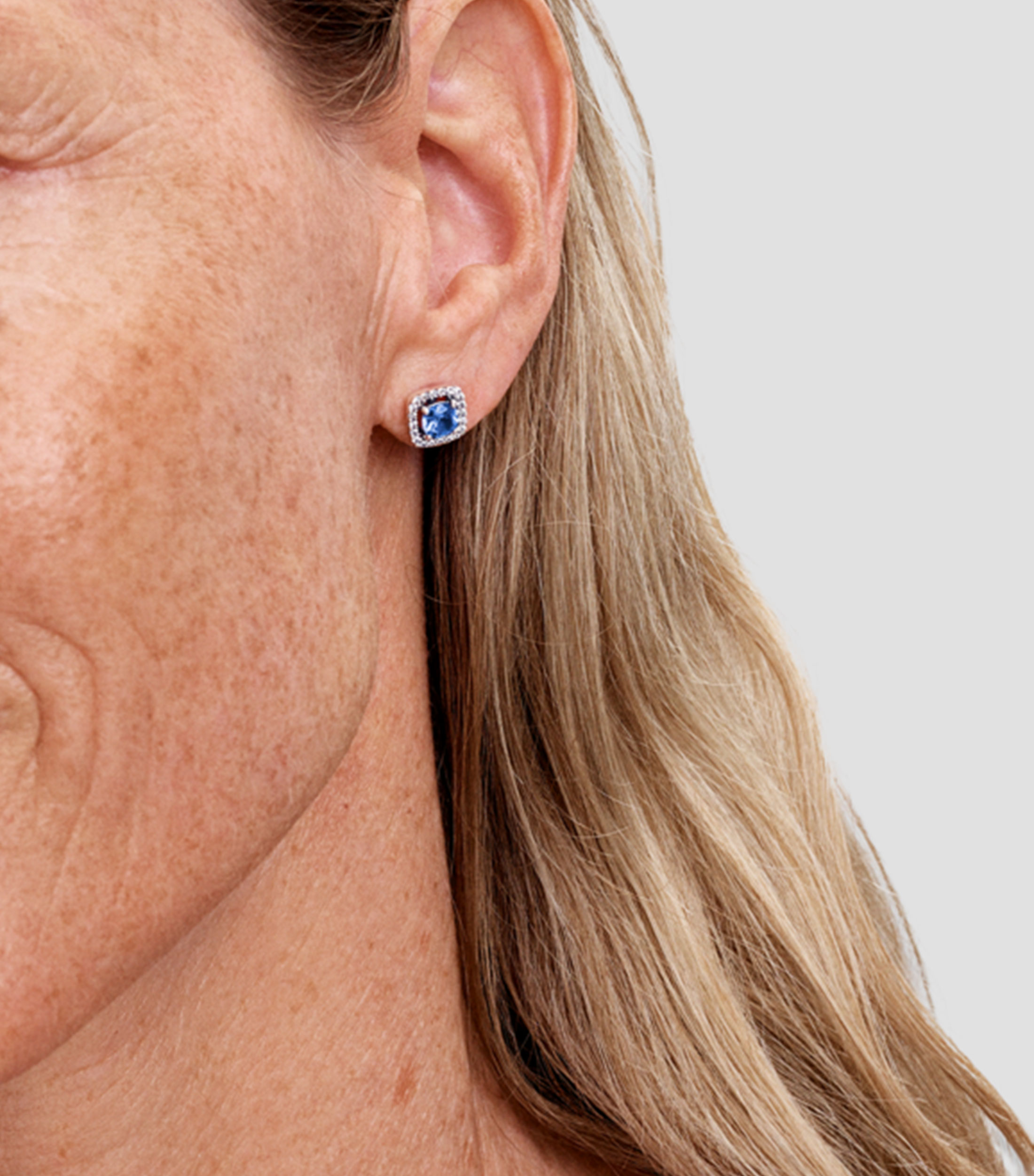 Aretes en Plata Boton cuadrado Mujer
