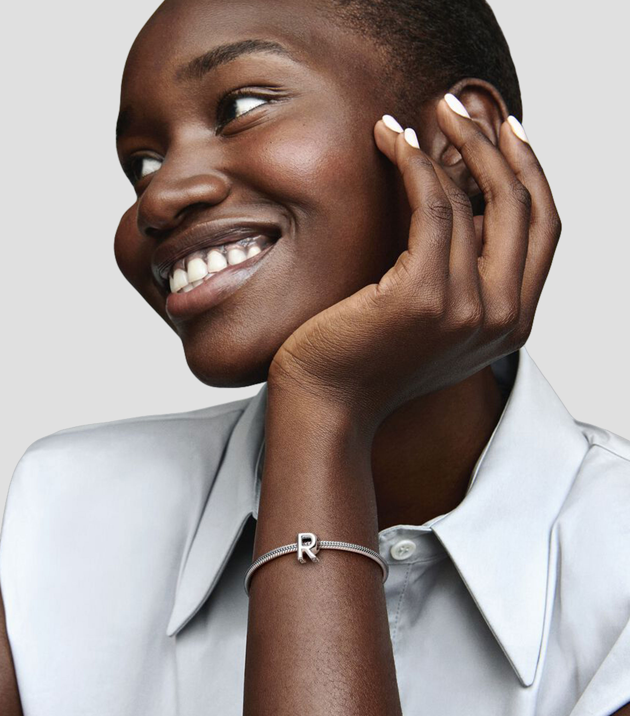 Charm letra "R" en plata .925 Pandora Moments Mujer